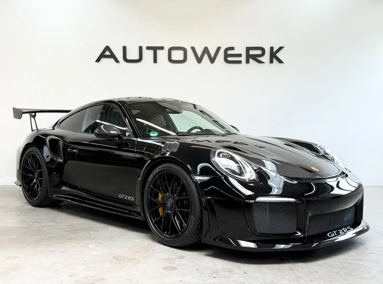 Porsche 911 GT2 RS*WEISSACH*1 HAND*LIFT*3 JAHRE APPROVED Schwarz - 1