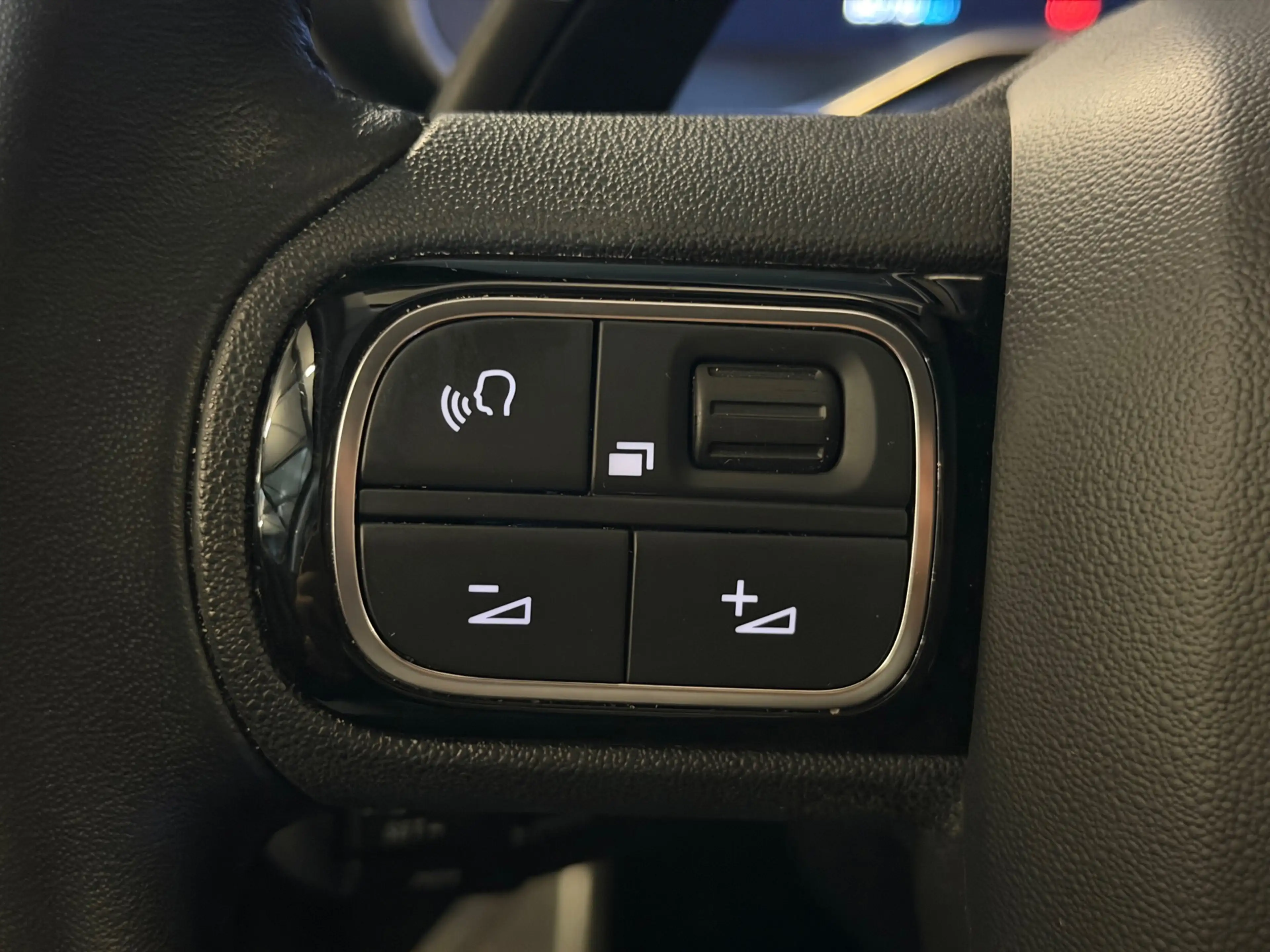 Citroen C5 Aircross 1.6 Plug-in Hybrid 225 Business Plus — photo 15