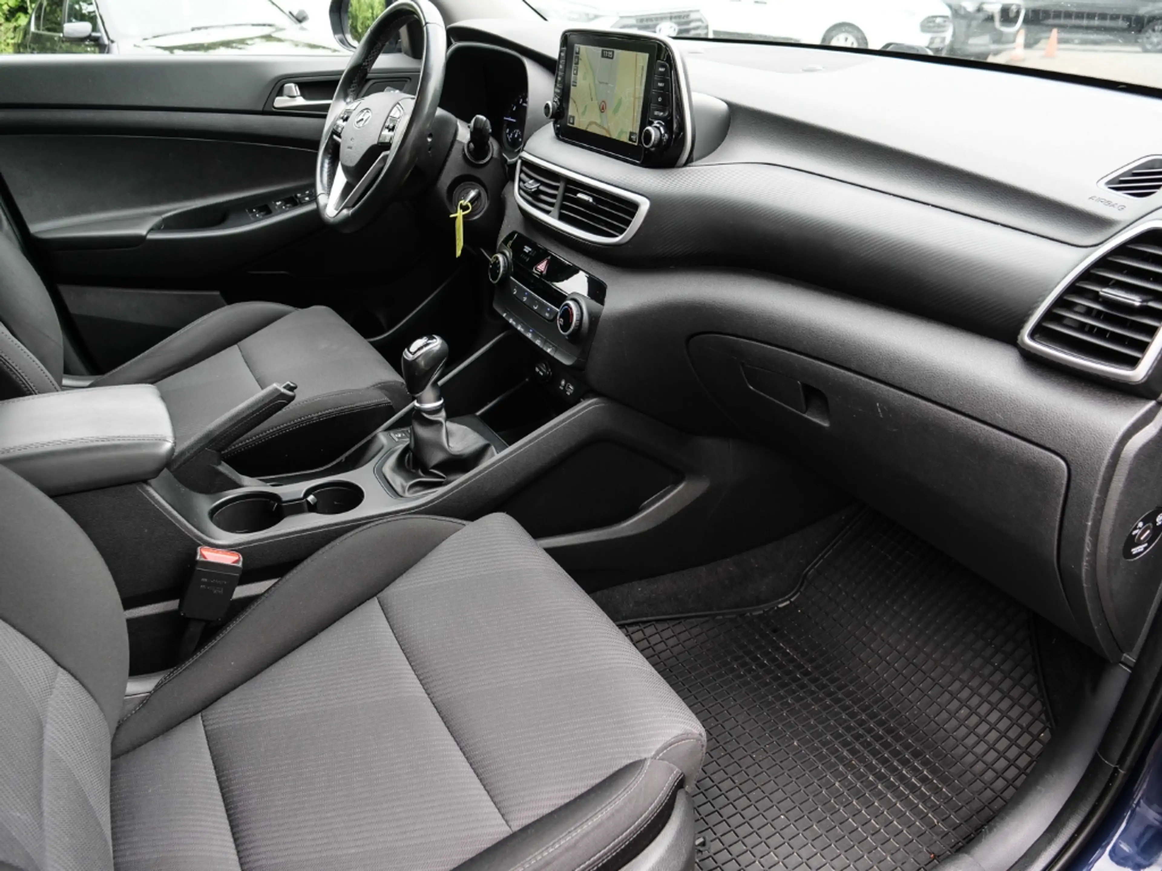 Hyundai TUCSON Select 2WD Apple CarPlay Android Auto Mehrzonenkli — photo 12