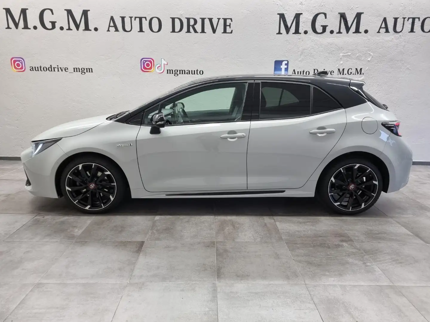 Toyota Corolla 2.0 Hybrid GR SPORT Bianco - 2