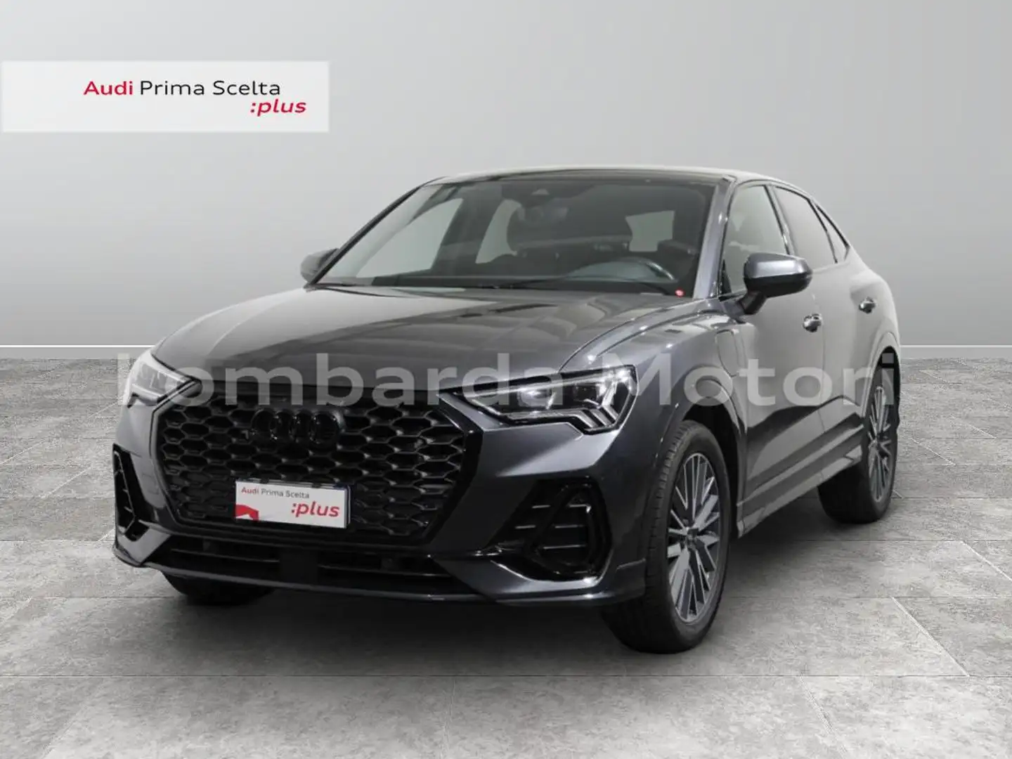Audi Q3 Sportback 45 1.4 tfsi e S Line Edition s-tronic Grijs - 1