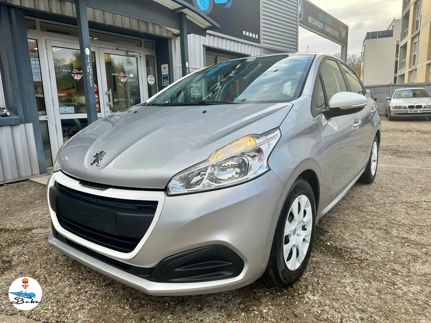 Peugeot 208 1.2 PureTech 68ch BVM5 Like Gris - 1