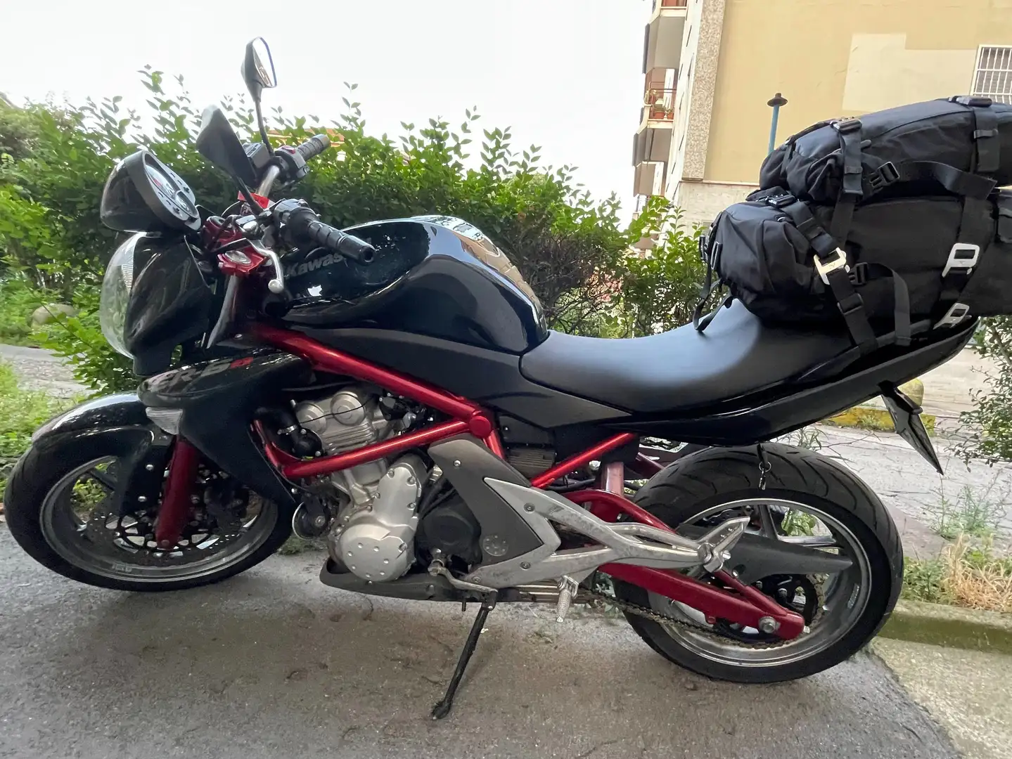 Kawasaki ER - 6 N Noir - 1