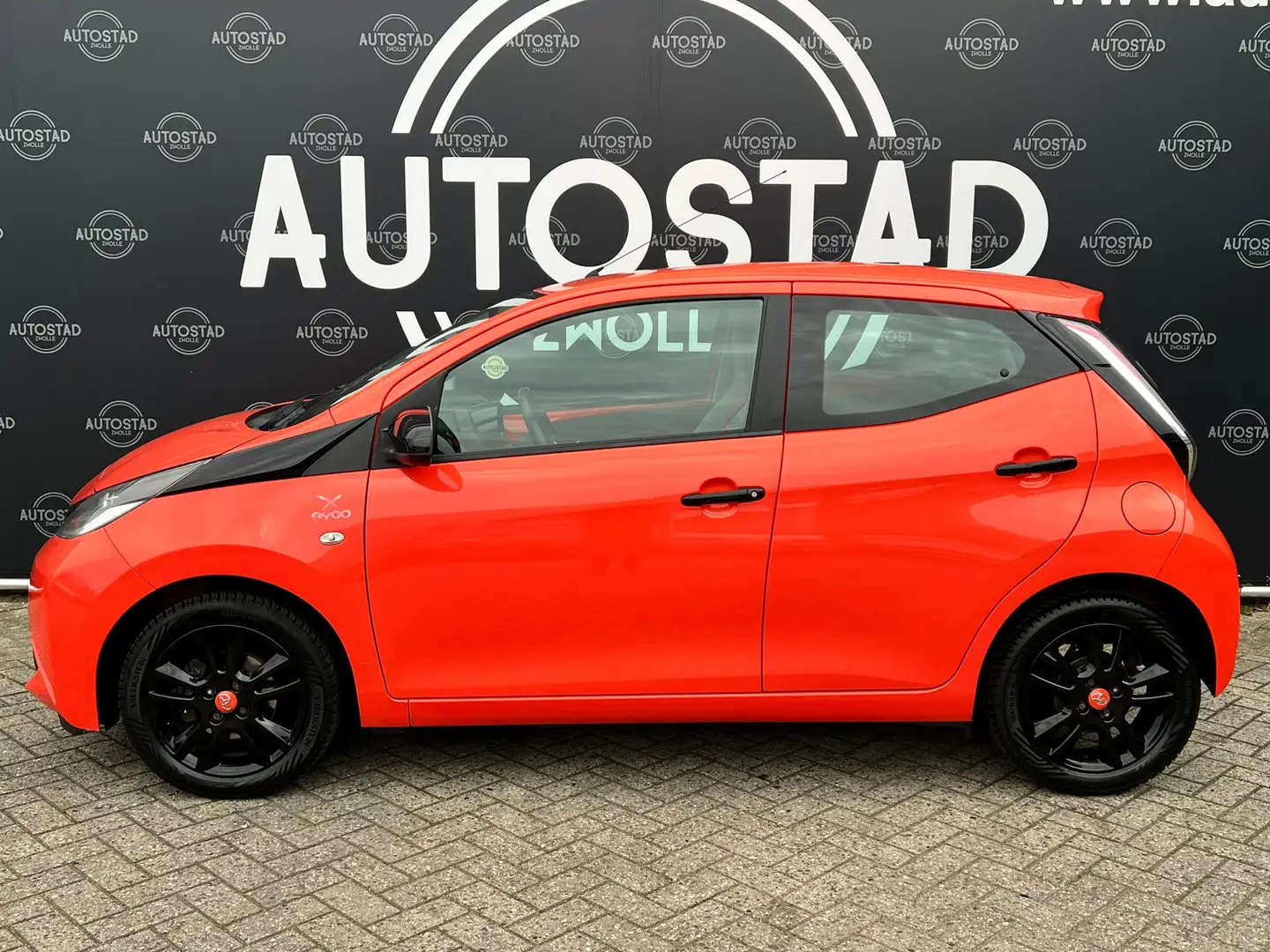 Toyota Aygo 1.0 VVT-i x-cite NL-Auto/1ste Eigenaar/NAP/APK/Air Orange - 2