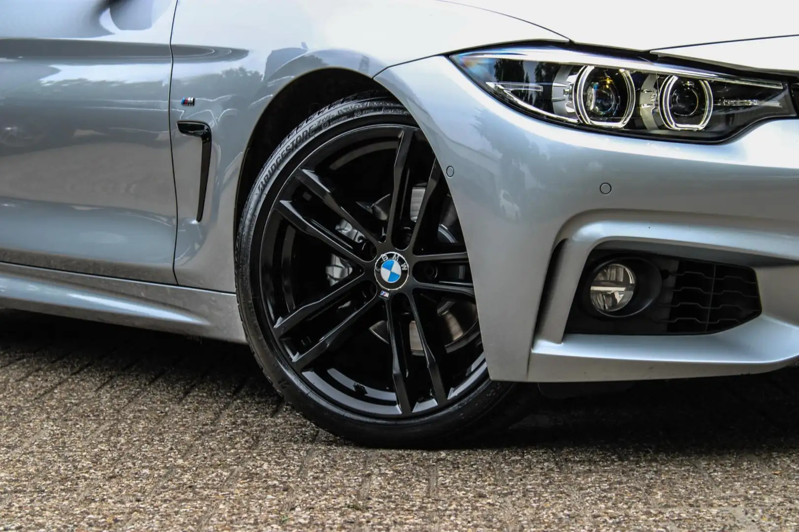 BMW 418 4-serie Coupé 418i M-Pakket PANO NAP FACELIFT DEAL Grijs - 2
