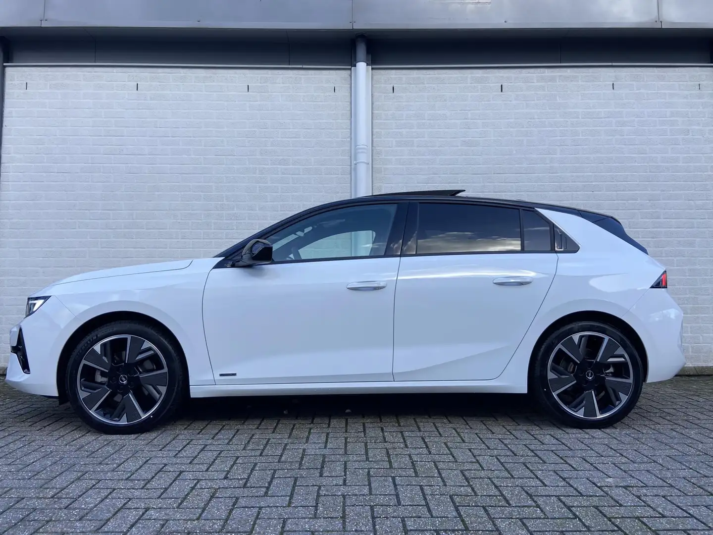 Opel Astra Electric 54 kWh GS Blanc - 2