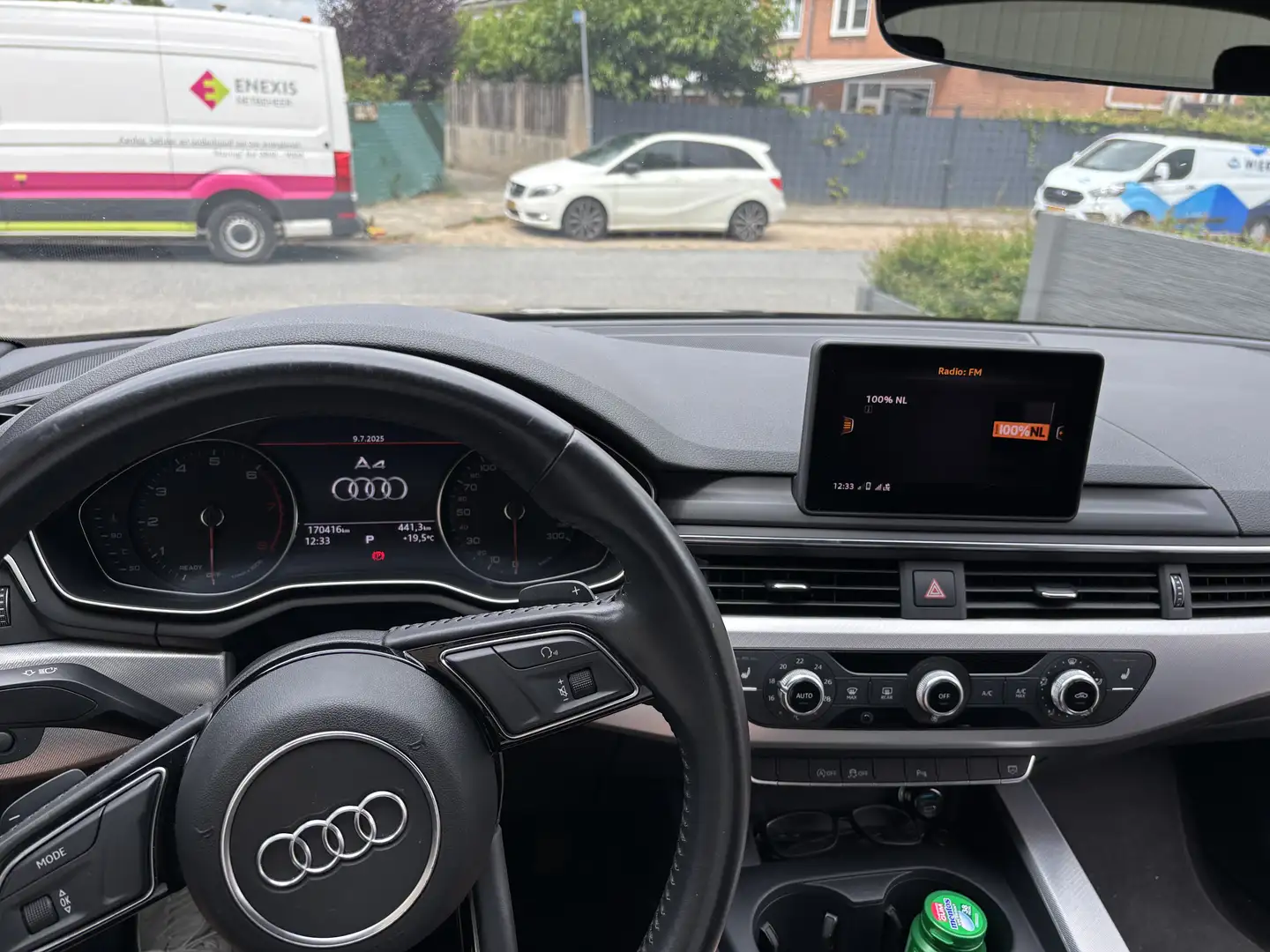 Audi A4 1.4 TFSI Des. ProL+ Zwart - 2