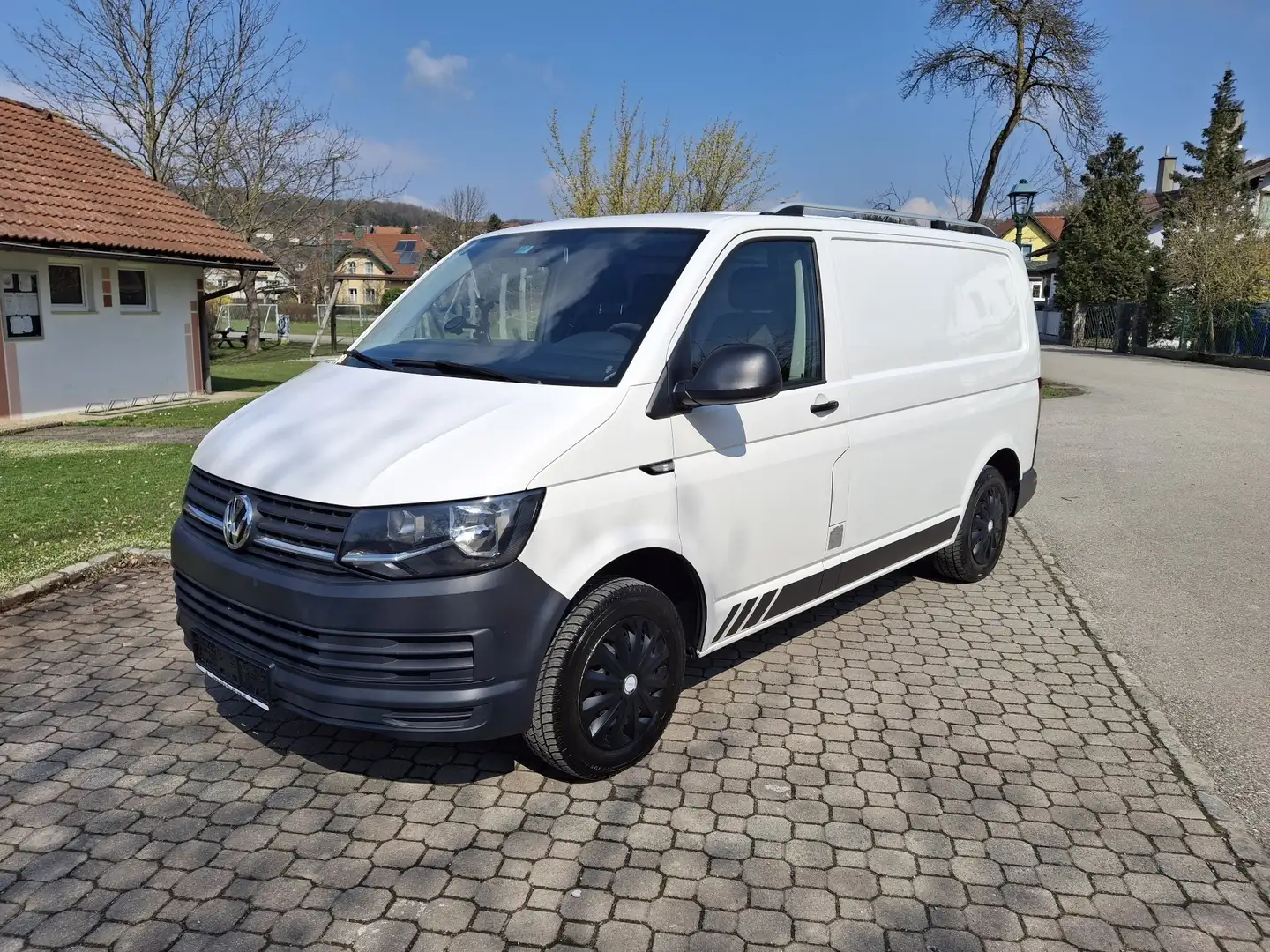 Volkswagen T6 Transporter VW T6 Camper  Van Weiß - 1