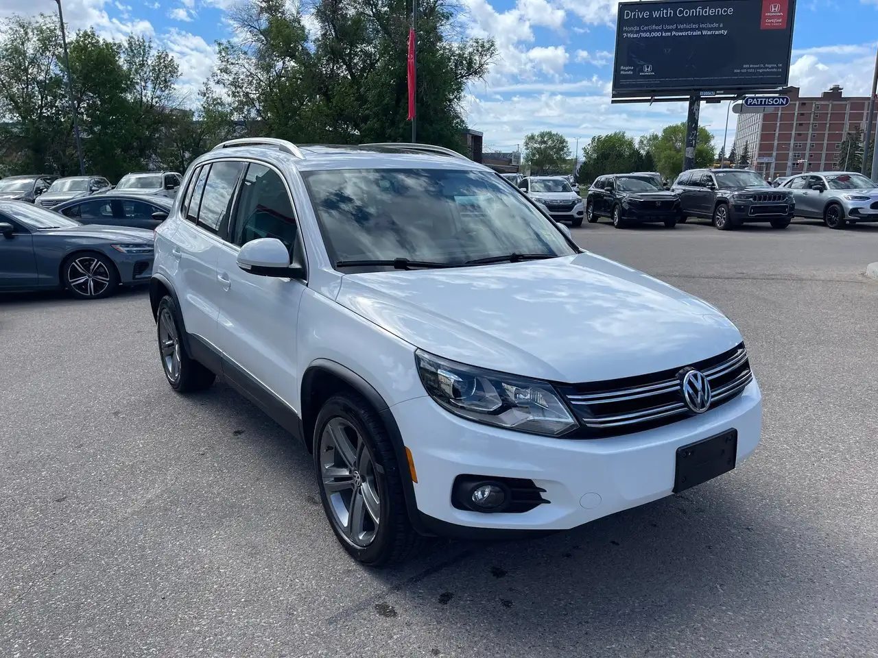 Volkswagen Tiguan снимка Volkswagen Tiguan