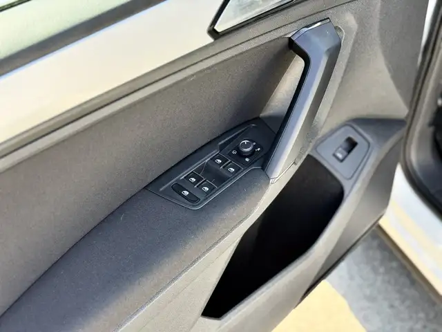 Volkswagen Tiguan view 13