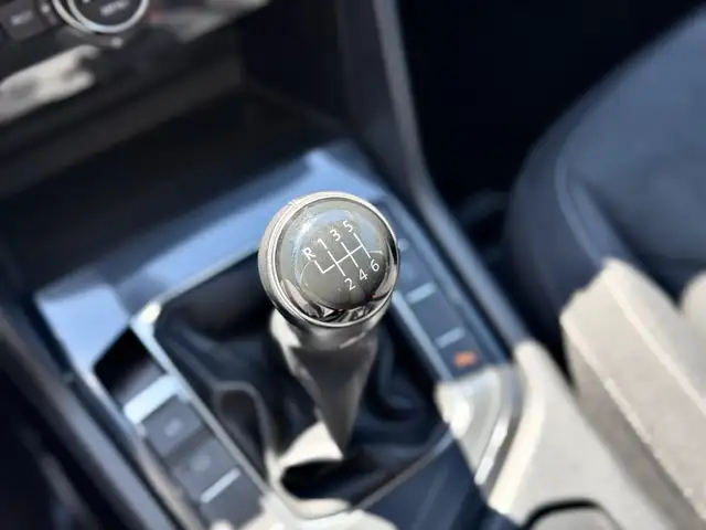 Volkswagen Tiguan view 24