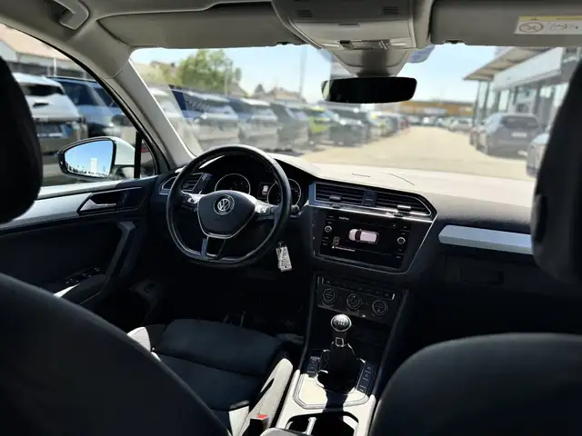 Volkswagen Tiguan view 11
