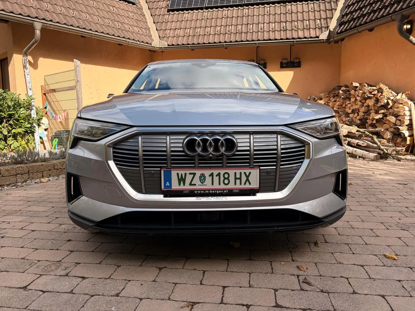Audi e-tron e-tron 55 quattro 95kWh Silber - 1