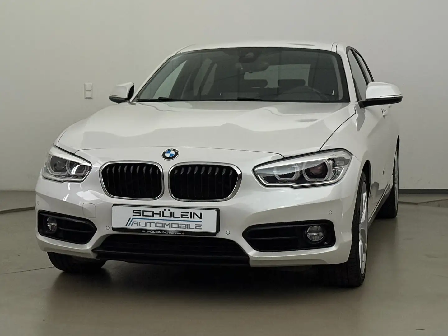 BMW 120 i Sport Line*Automatik*LED*Navi*SHZ*PDC*2.Hd* Weiß - 1