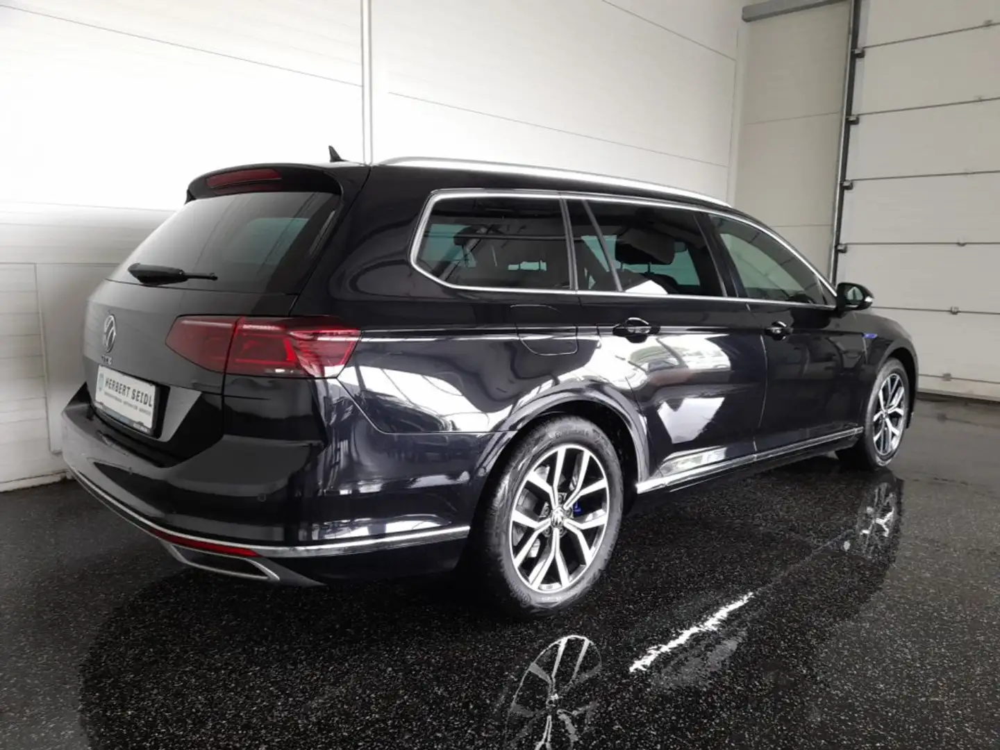 Volkswagen Passat Variant GTE PHEV DSG *MATRIX-LED / VIRTUELL / 17 ZOLL / NAVI / AHV & KAMERA / ACC / SPORT MASSAGESITZ / E-KLAPPE* Schwarz - 2