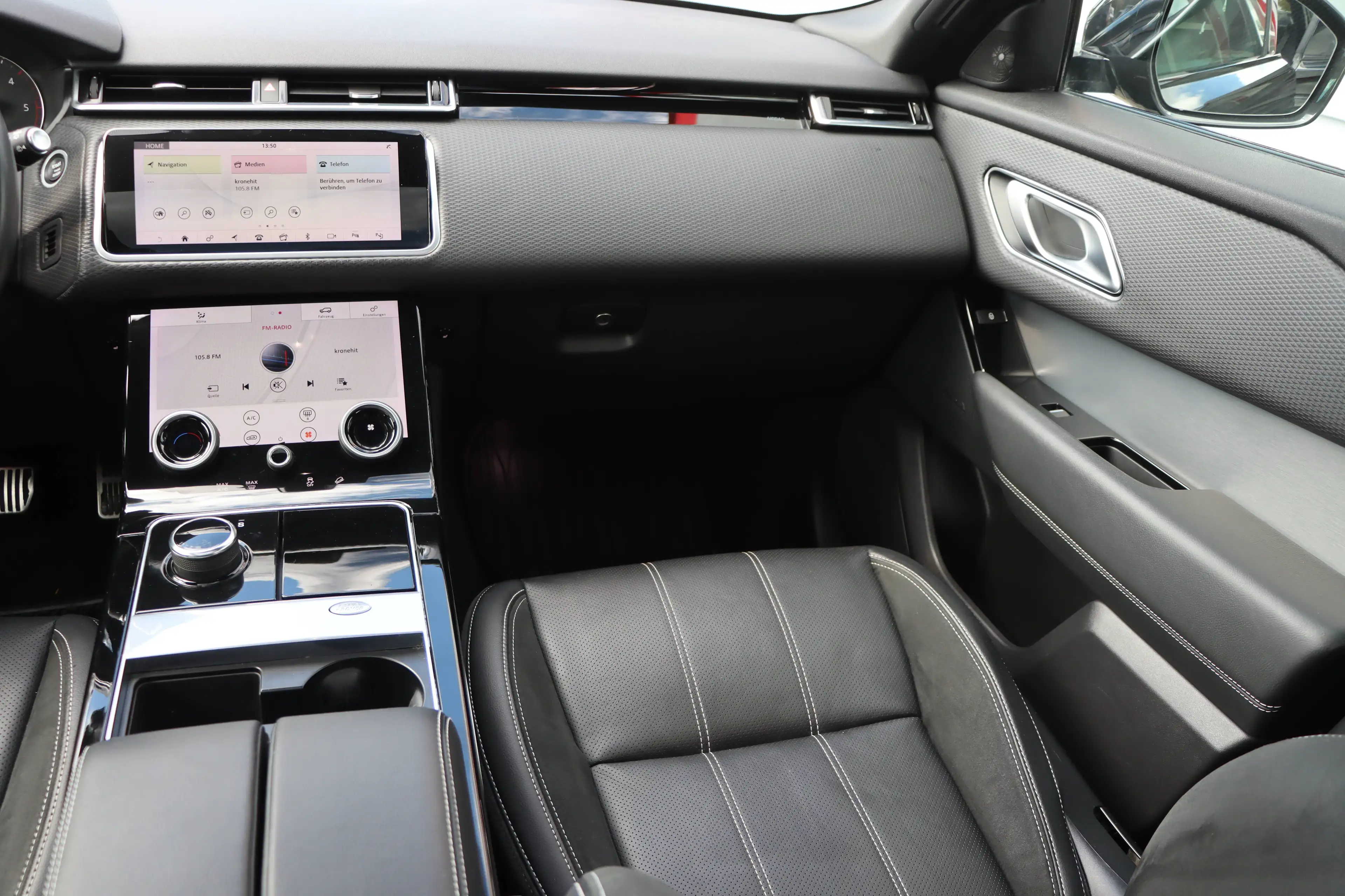 Land Rover Range Rover Velar R-Dynamic S | PANORAMA | LED | LEDER | — photo 13