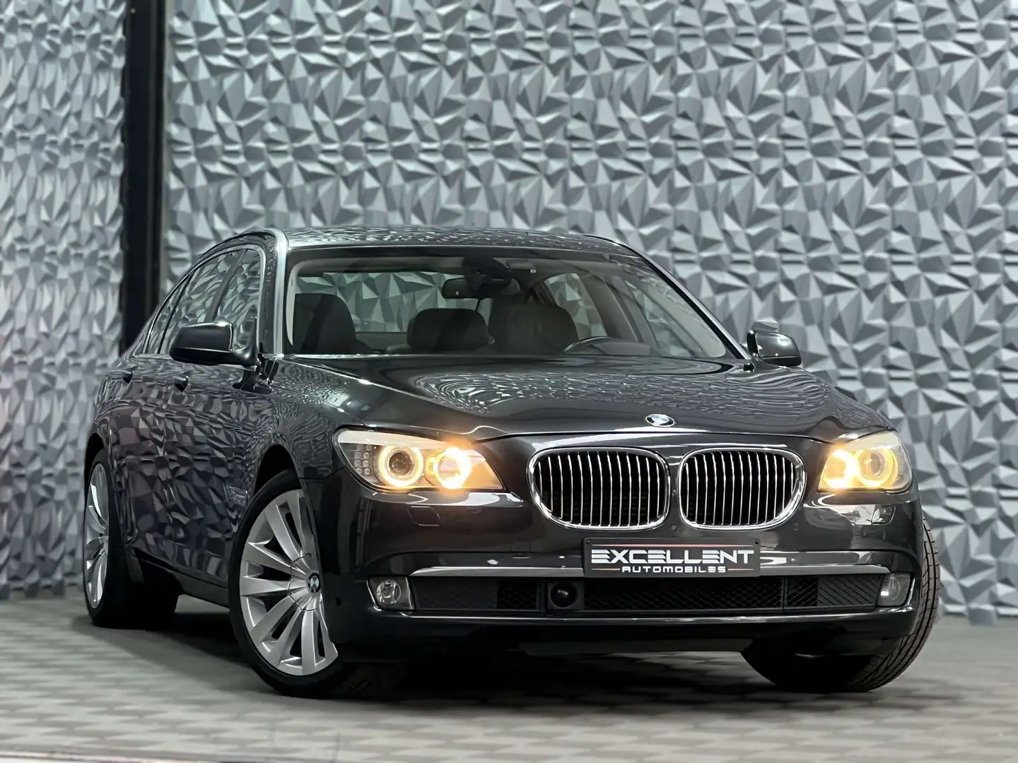 BMW 750 Li*Long*X DRiVE*FULL OPTION*DVD*TOIT*BI-XENON*GPS Gris - 2