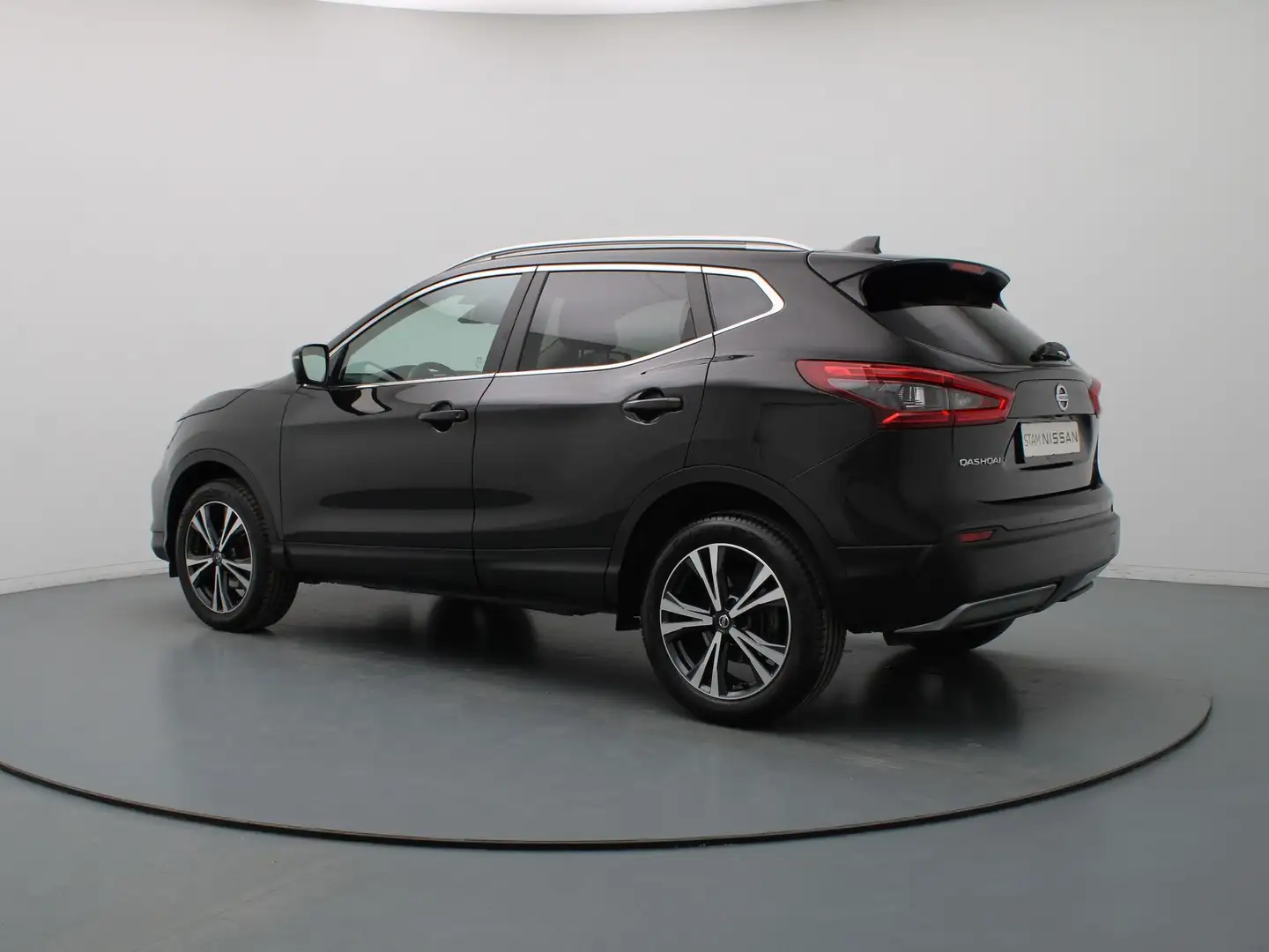 Nissan Qashqai 1.3 DIG-T N-Connecta 360° Camera | Cruise | Navi | Zwart - 2