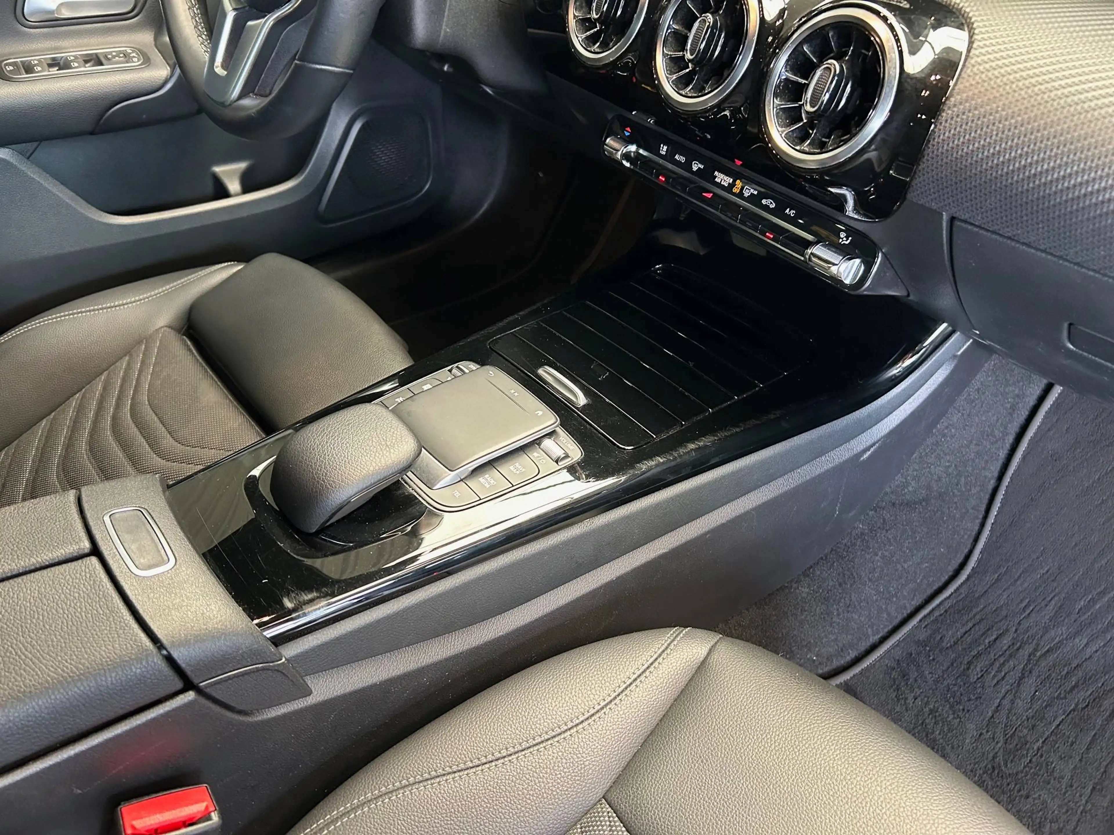 Mercedes-Benz A 180 d 7G-DCT Alu19"/SportZet/Led/Cam/Carplay/Pdc/Cruise *1j garantie* — photo 16