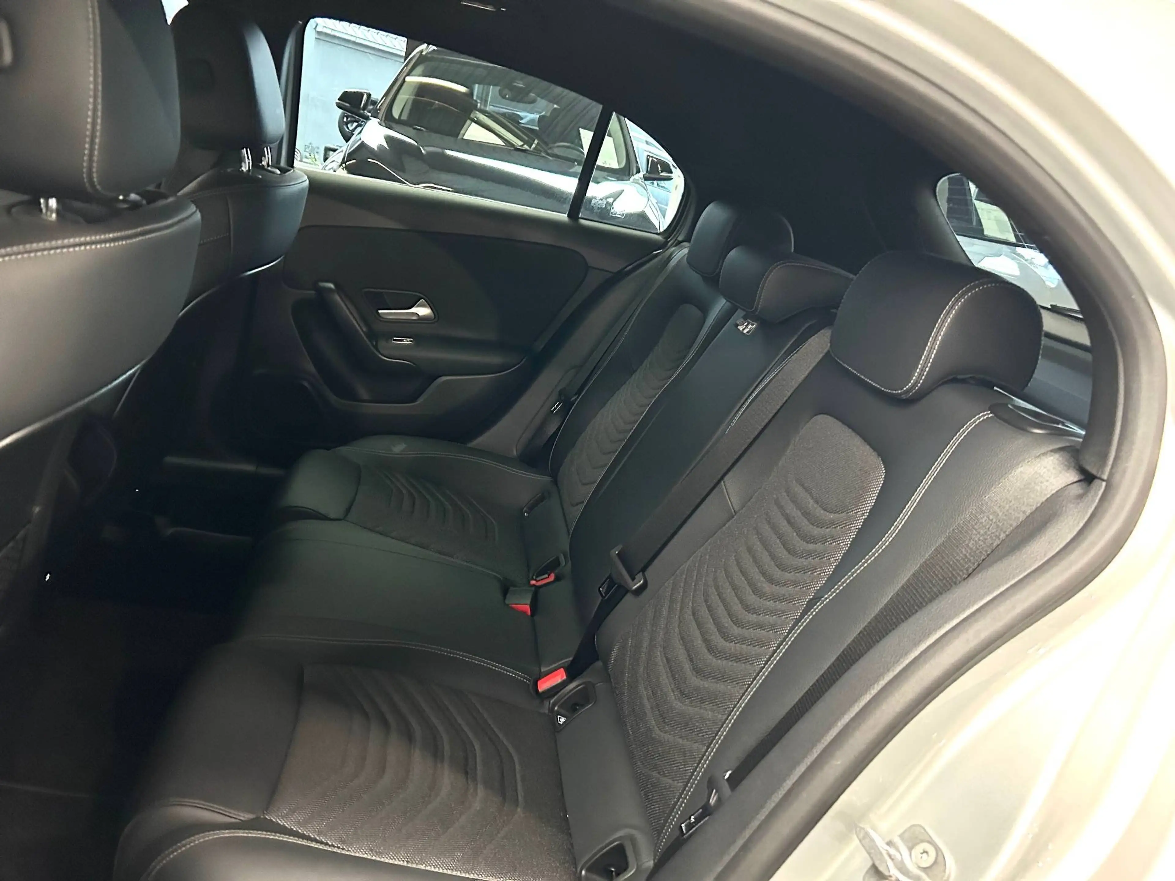 Mercedes-Benz A 180 d 7G-DCT Alu19"/SportZet/Led/Cam/Carplay/Pdc/Cruise *1j garantie* — photo 8