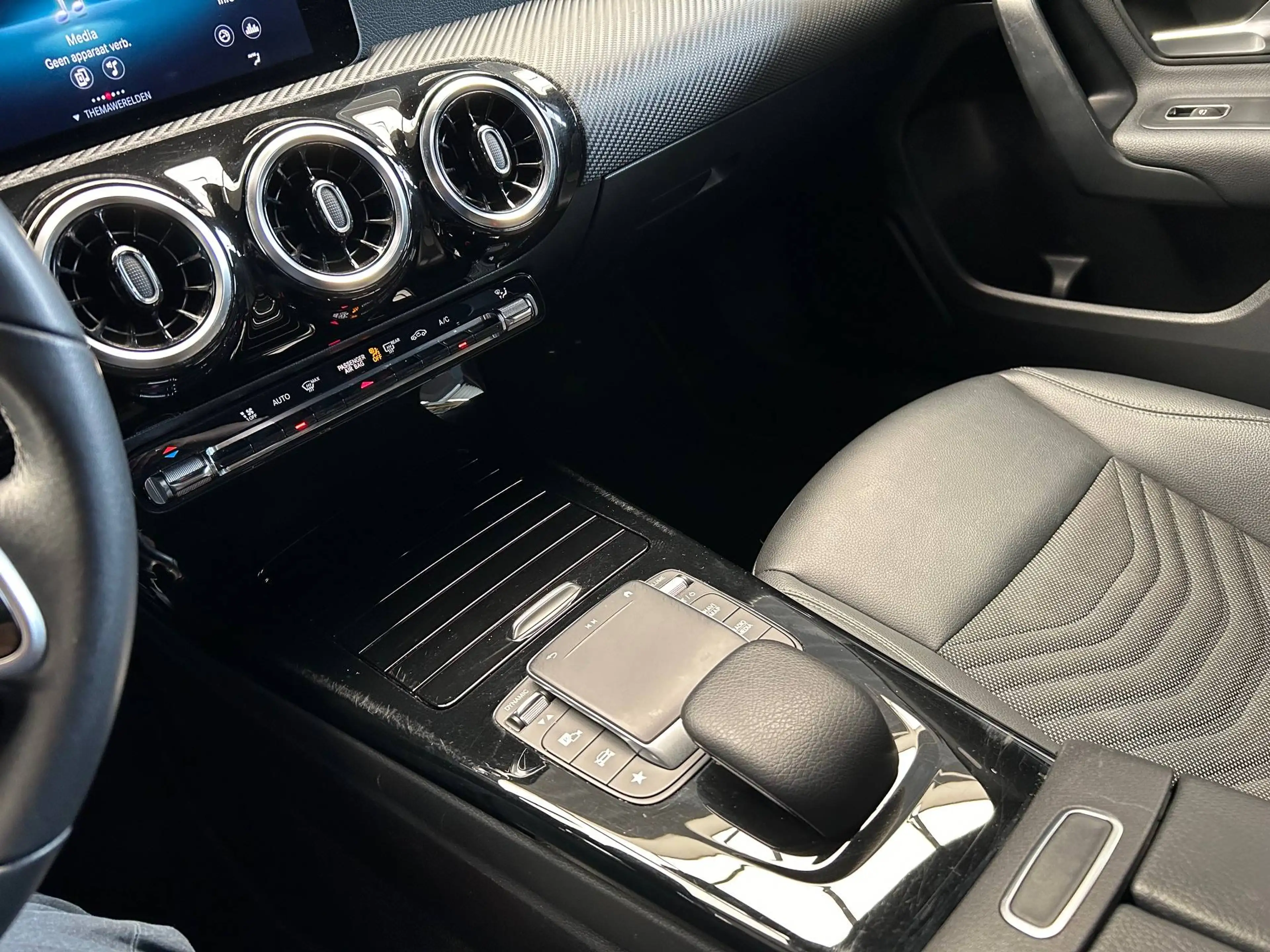 Mercedes-Benz A 180 d 7G-DCT Alu19"/SportZet/Led/Cam/Carplay/Pdc/Cruise *1j garantie* — photo 17