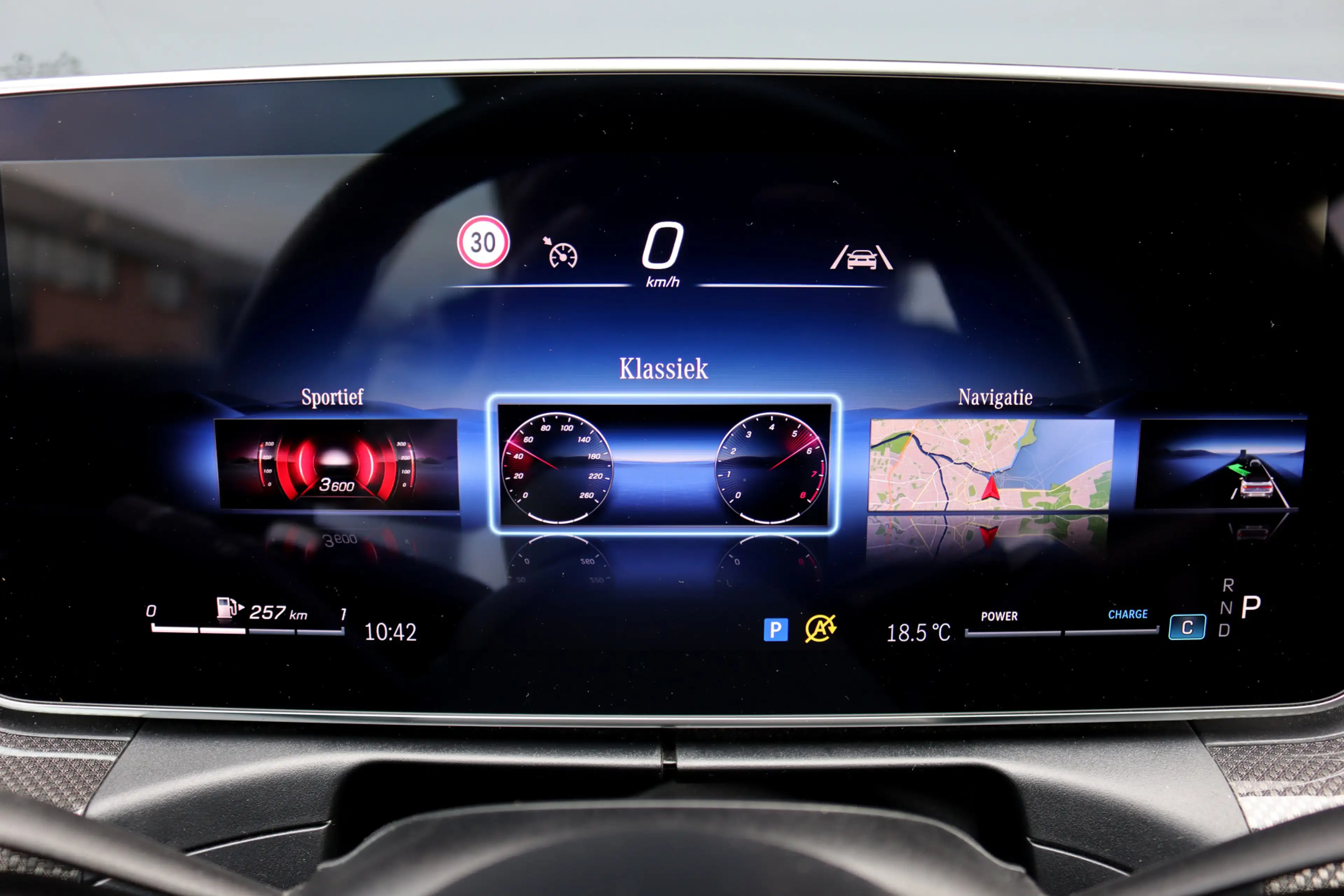 Mercedes-Benz CLE 200 Cabriolet AMG Line | Distronic | Airscarf | Memory — photo 27