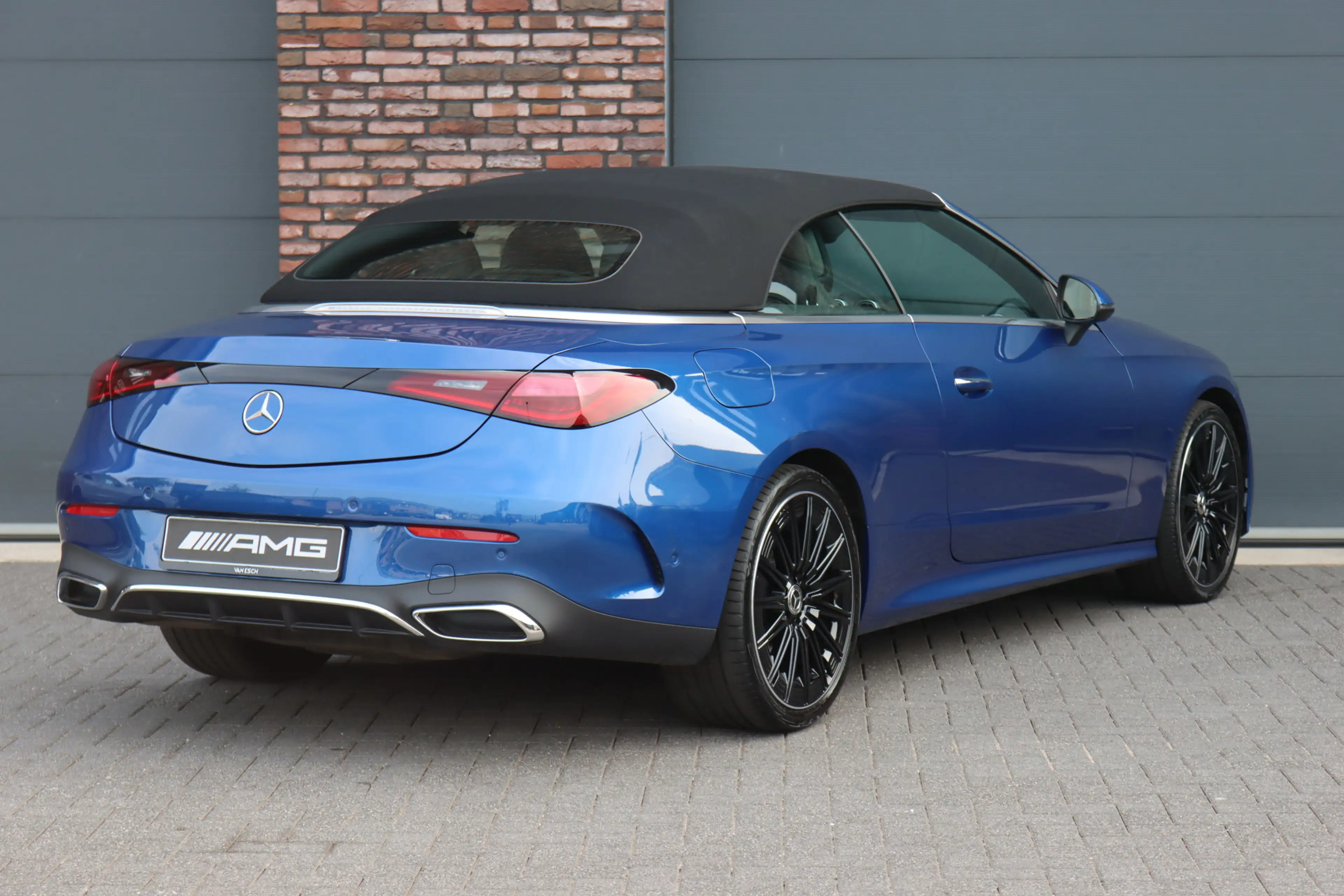 Mercedes-Benz CLE 200 Cabriolet AMG Line | Distronic | Airscarf | Memory
