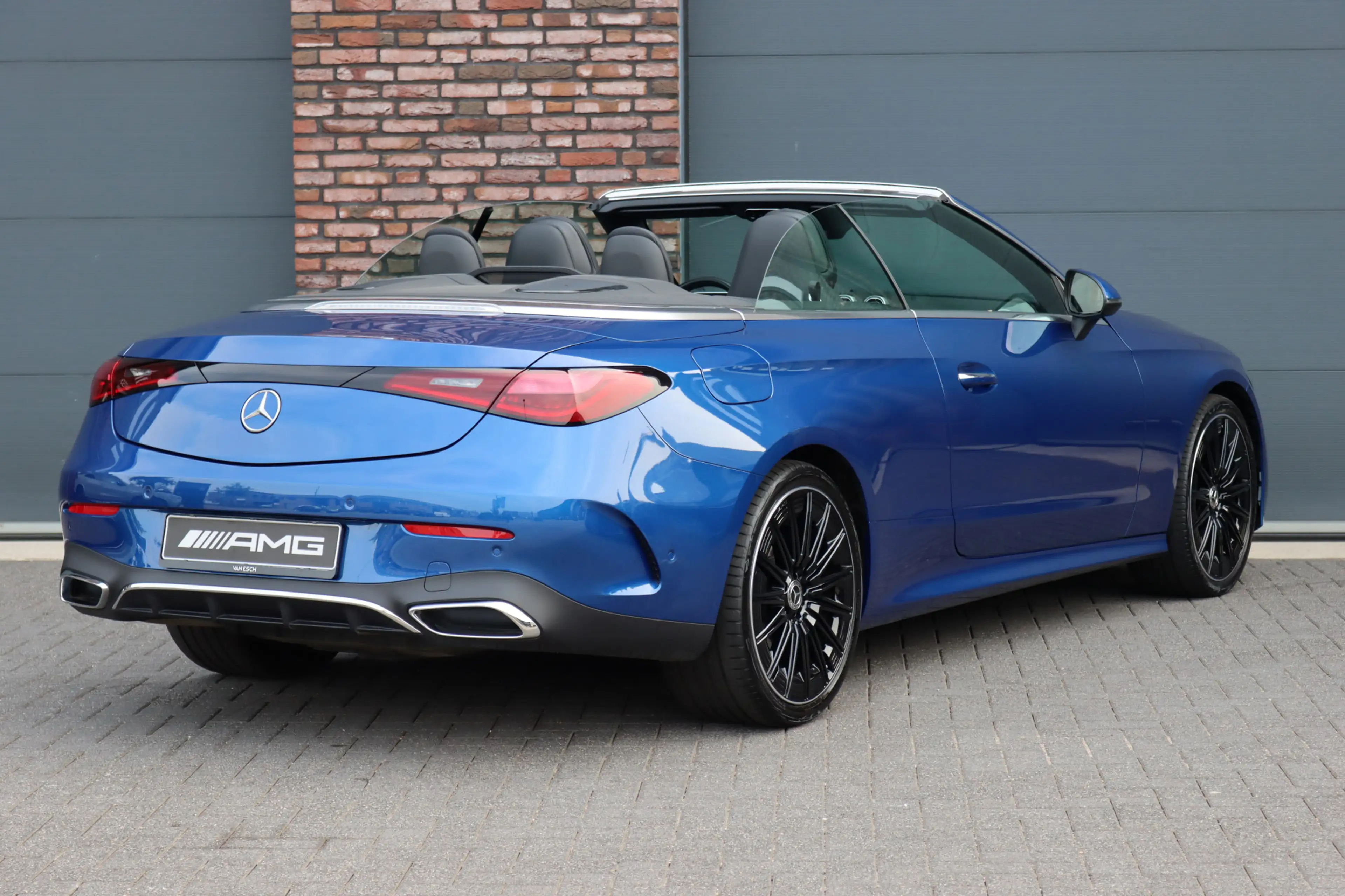 Mercedes-Benz CLE 200 Cabriolet AMG Line | Distronic | Airscarf | Memory — photo 9