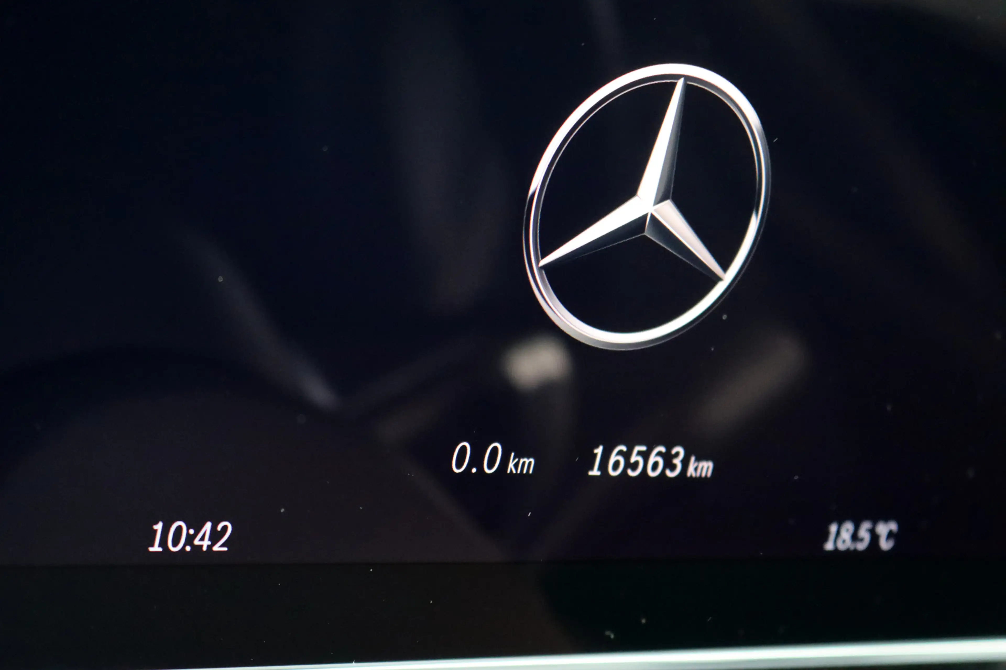 Mercedes-Benz CLE 200 Cabriolet AMG Line | Distronic | Airscarf | Memory — photo 23