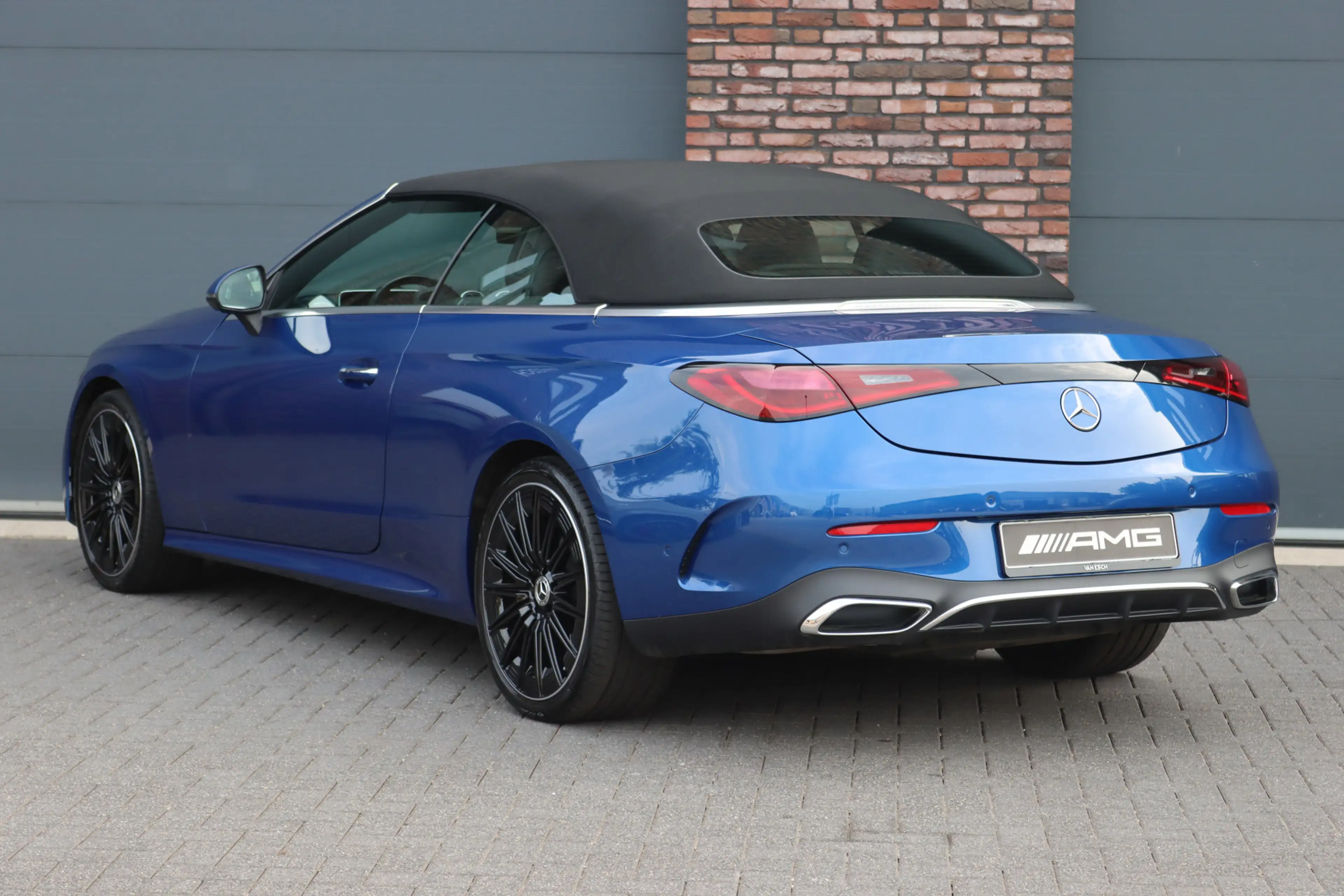 Mercedes-Benz CLE 200 Cabriolet AMG Line | Distronic | Airscarf | Memory — photo 38