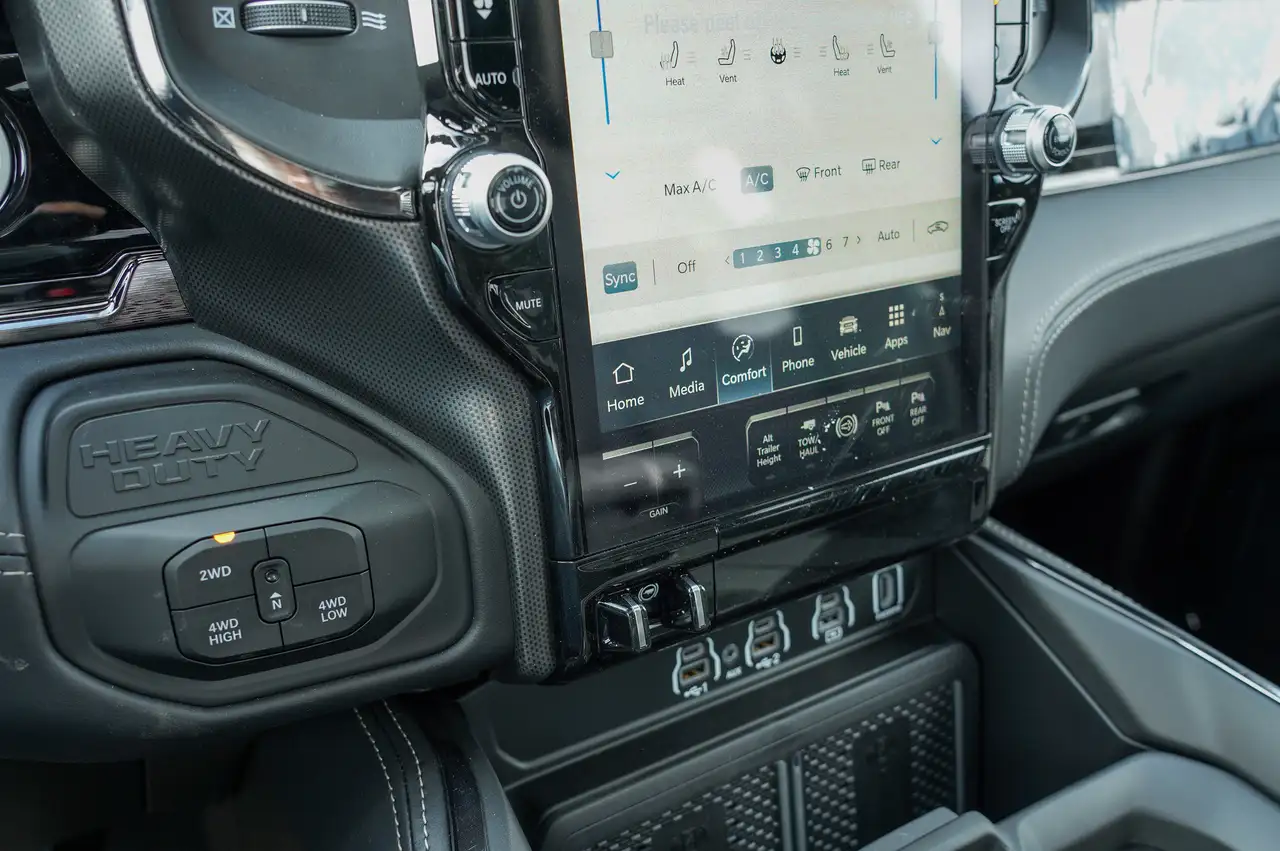 RAM 3500 снимка RAM 3500