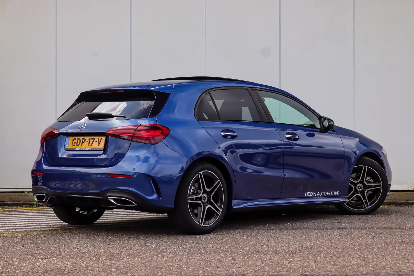 Mercedes-Benz A 180 A Automaat Star Edition AMG Line | Nightpakket | P Blu/Azzurro - 2
