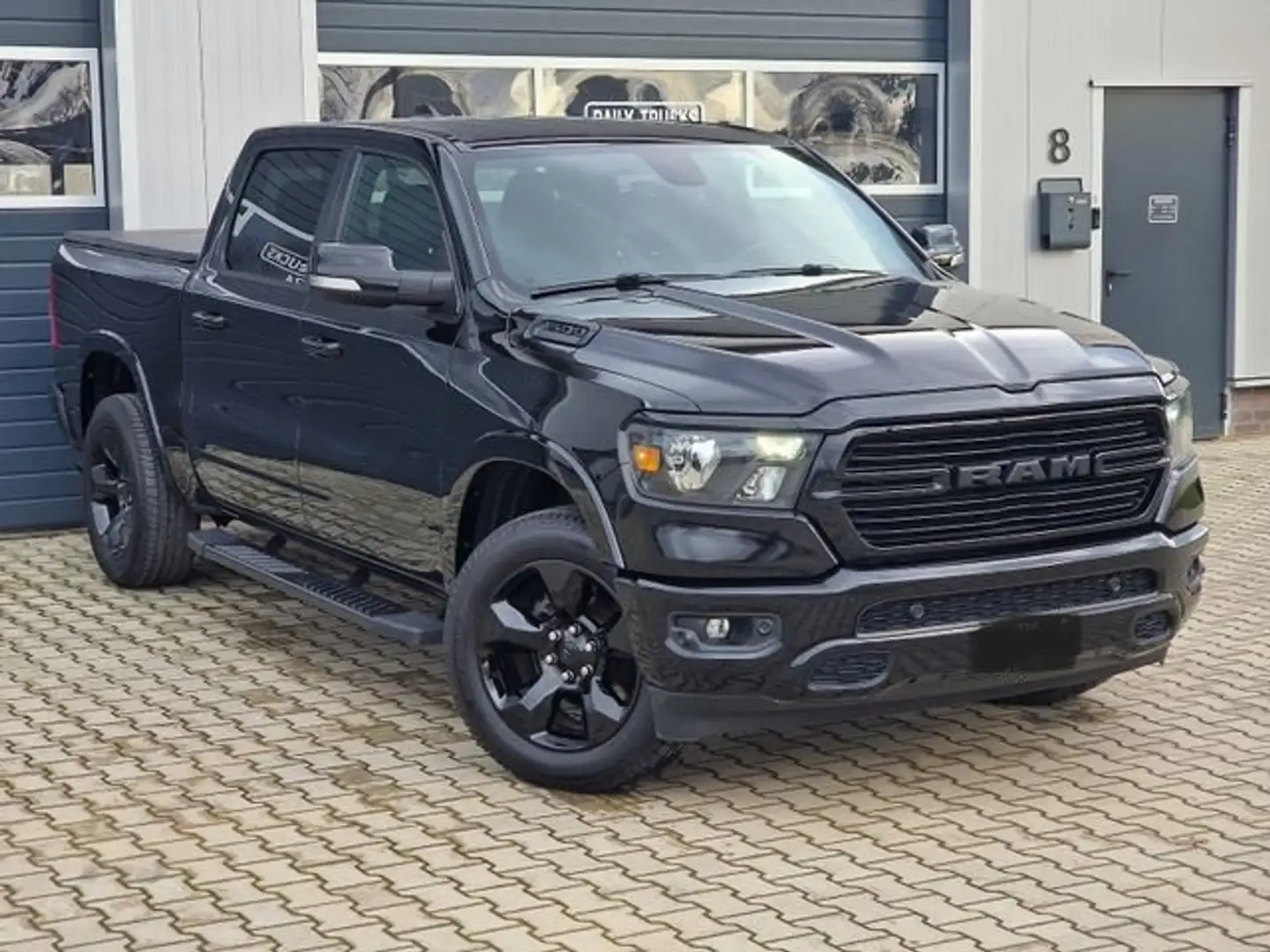 Dodge RAM RAM 1500 4x4 Bighorn Night Kamera AHK PDC Schwarz - 2