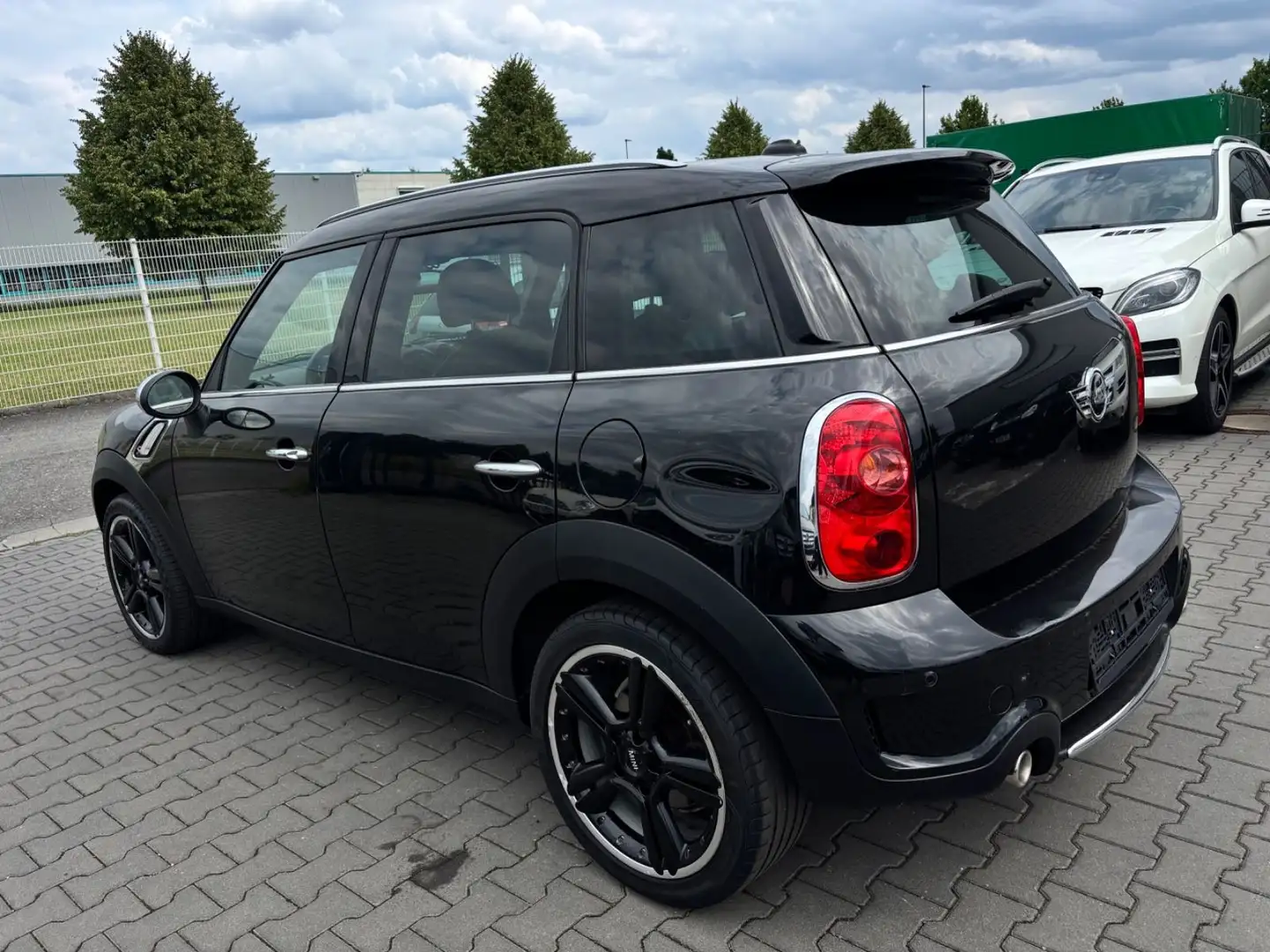 MINI Cooper SD Countryman Cooper SD All4 Autom./Navi/Panorama Negro - 2