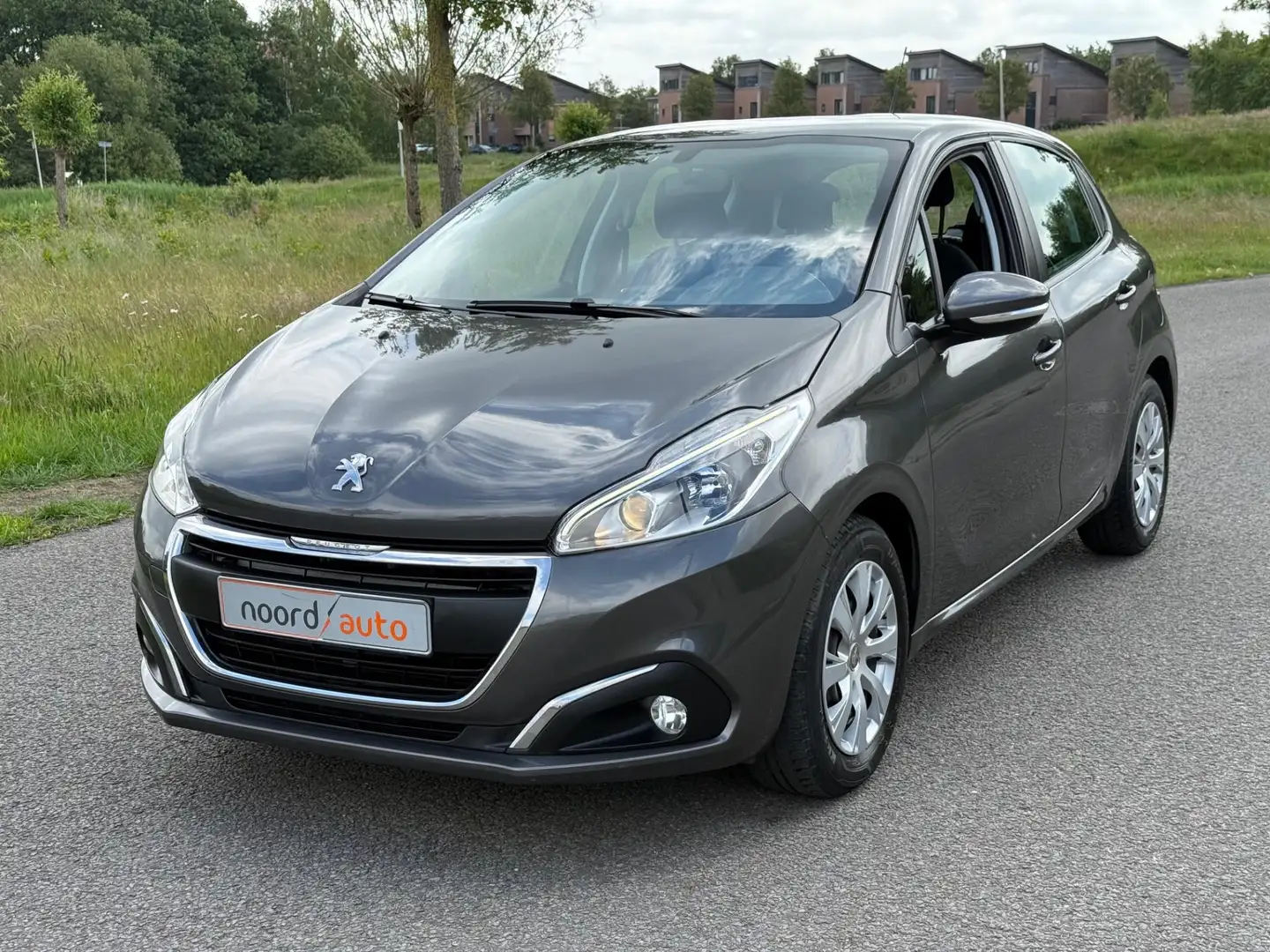 Peugeot 208 1.2 PureTech Active | Cruise | Airco | Navi | Gris - 2