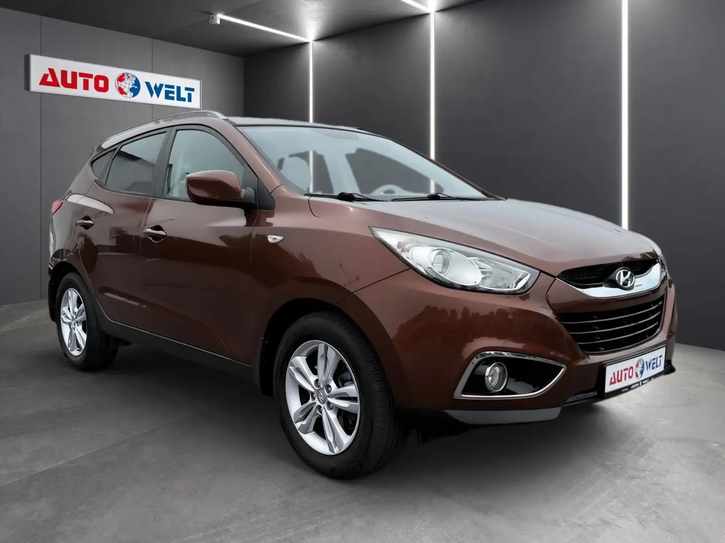 Hyundai iX35 2.0 16V T Auto. 1. Hand 2Z-Klima 4xSitzhzg Hnědá - 2