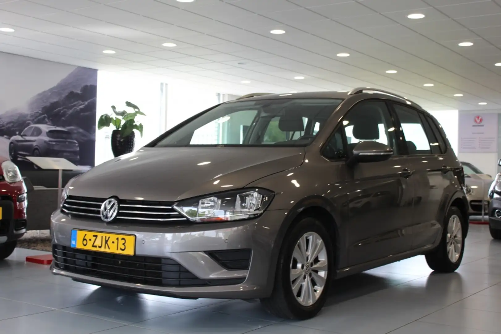Volkswagen Golf Sportsvan 1.4 TSI Comfortline/NAVIGATIE/PDC/AIRCO Grijs - 2
