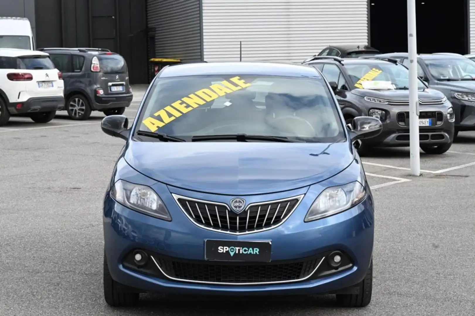 Lancia Ypsilon 1.0 FireFly s&s Hybrid Gold Azul - 2