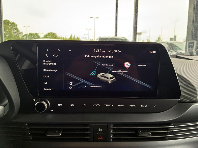 Hyundai i20 Pure 1.2 MPI / Navi PDC Hinten + Kamera Abgedun... — photo 14