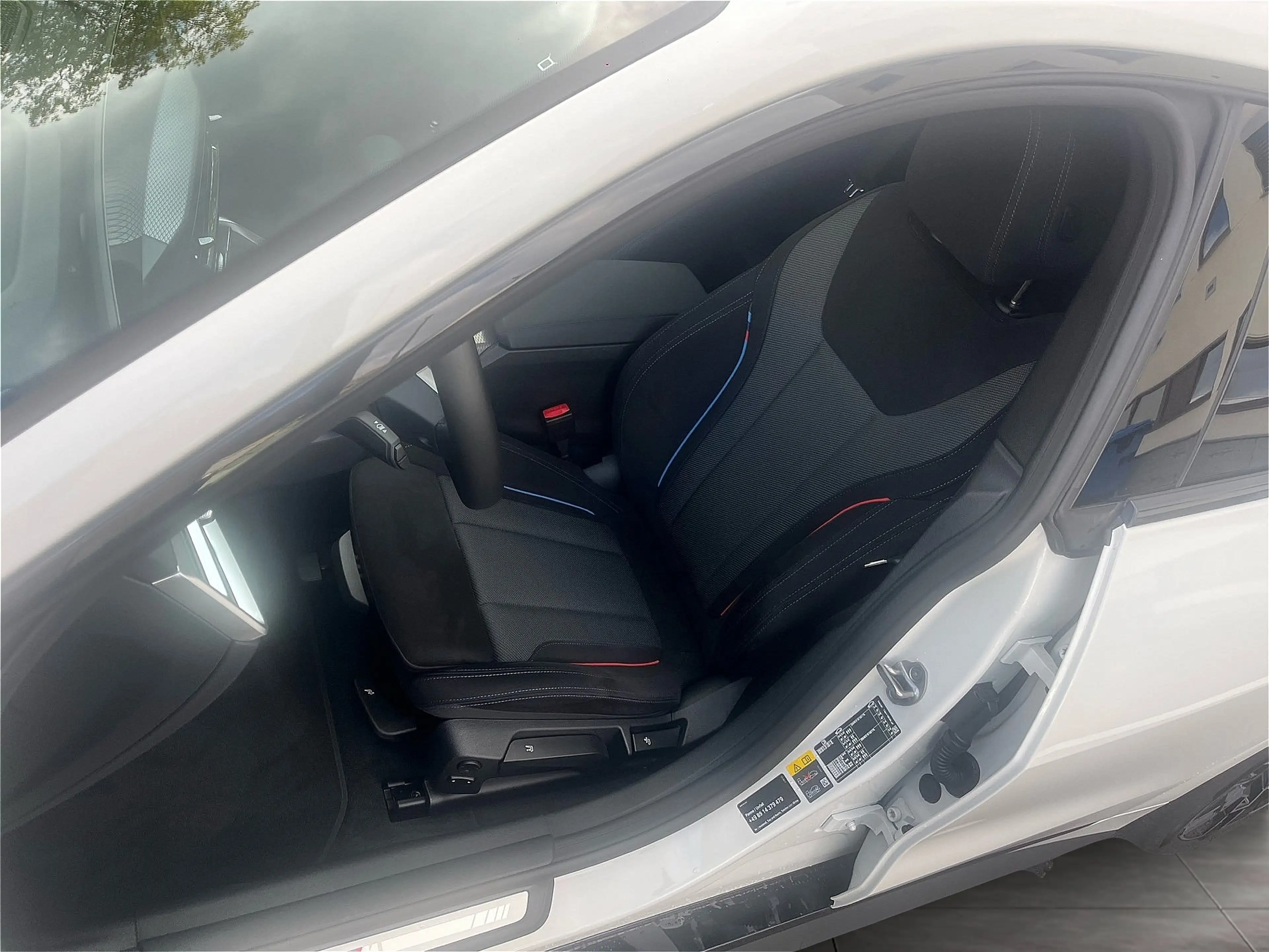 BMW i4 eDrive40 Gran Coupé M Sport Glasdach AHK ACC Innov — photo 7