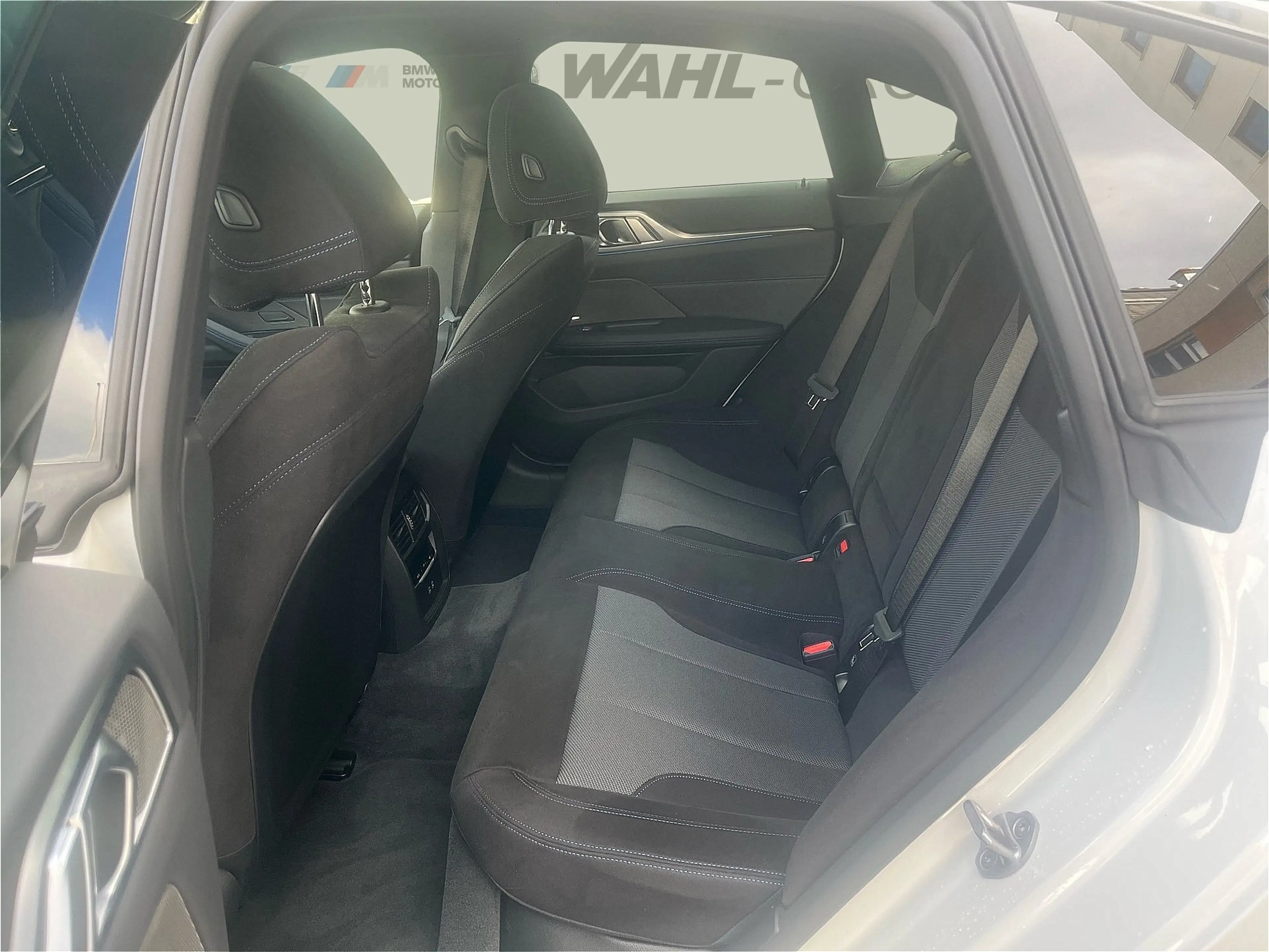 BMW i4 eDrive40 Gran Coupé M Sport Glasdach AHK ACC Innov — photo 12