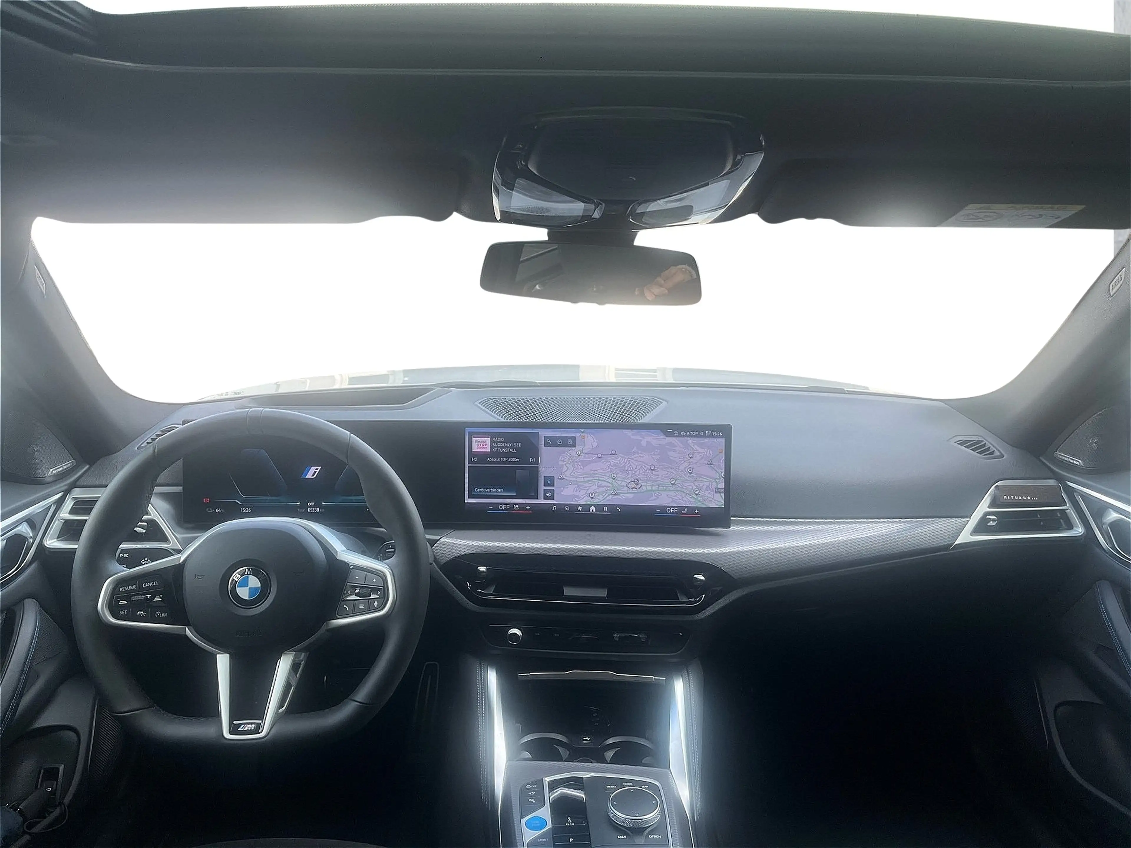 BMW i4 eDrive40 Gran Coupé M Sport Glasdach AHK ACC Innov — photo 9