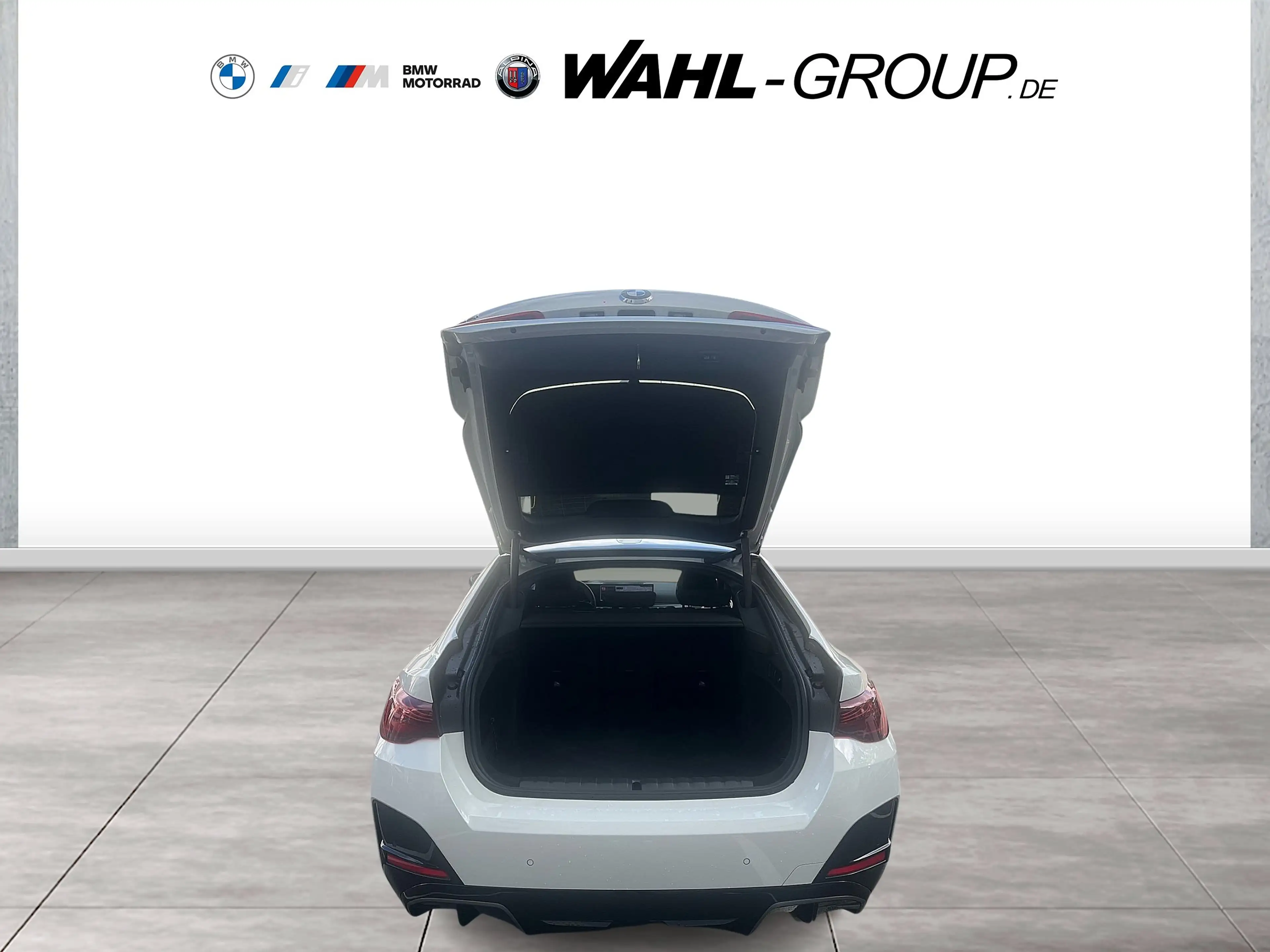 BMW i4 eDrive40 Gran Coupé M Sport Glasdach AHK ACC Innov — photo 13