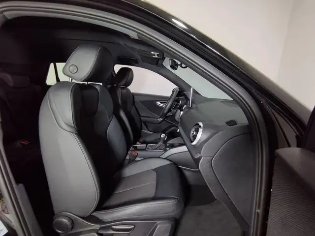 Audi Q2 view 9