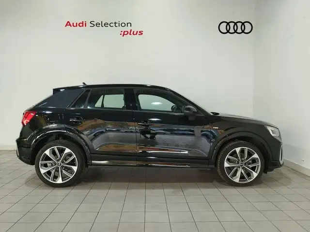 Audi Q2 view 3