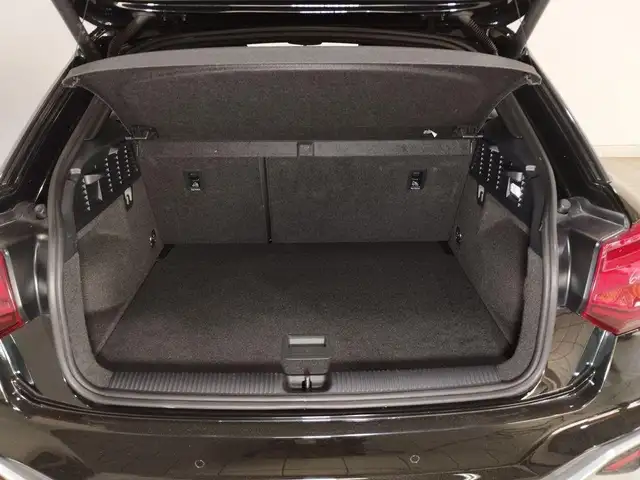 Audi Q2 view 10