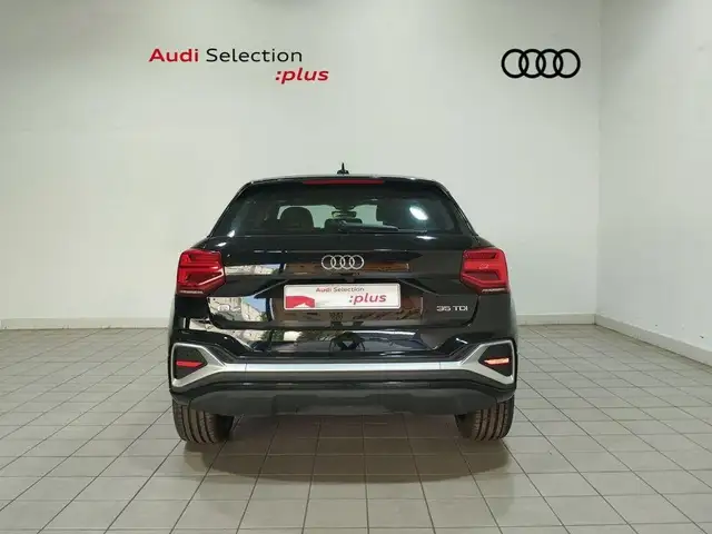 Audi Q2 view 5