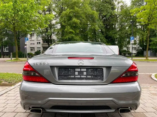 Mercedes-Benz SL view 5