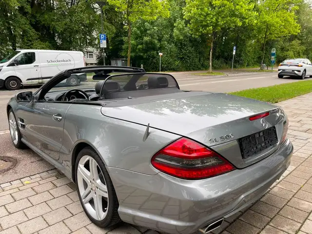 Mercedes-Benz SL view 4