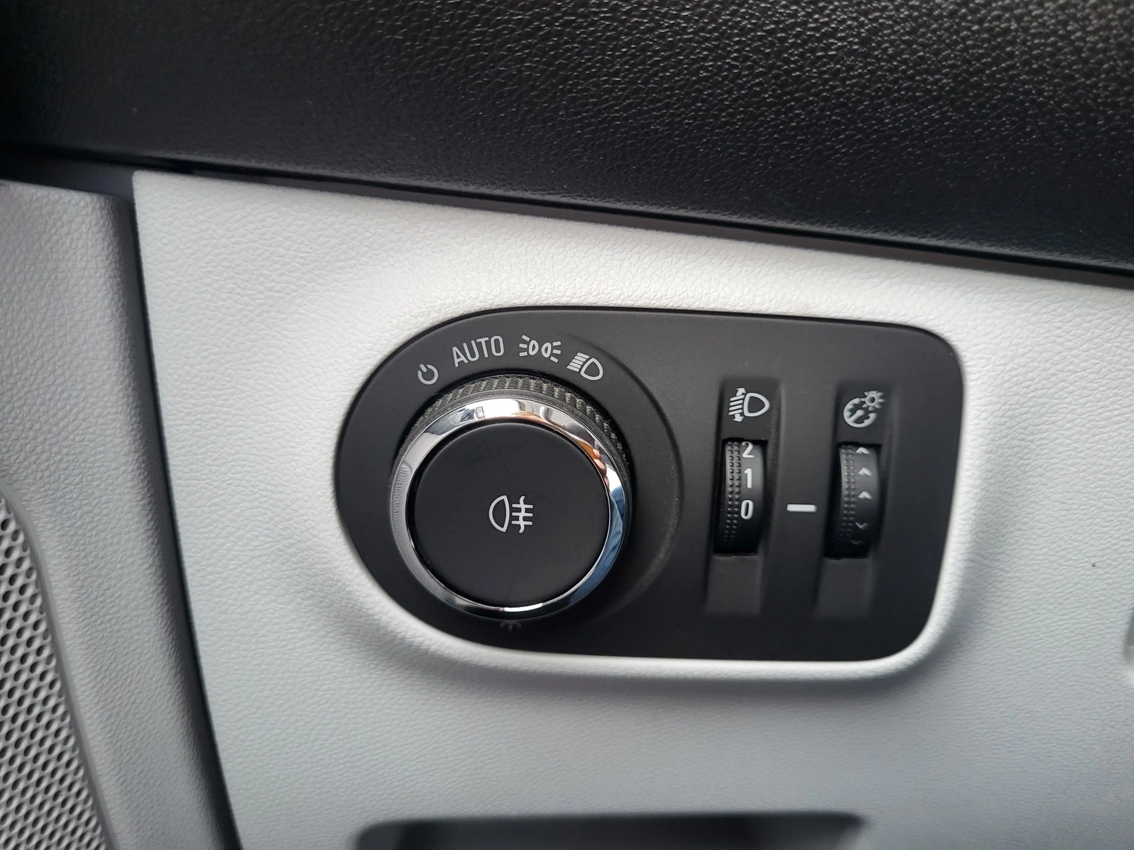 Opel Adam Adam 1.2i Glam — photo 14